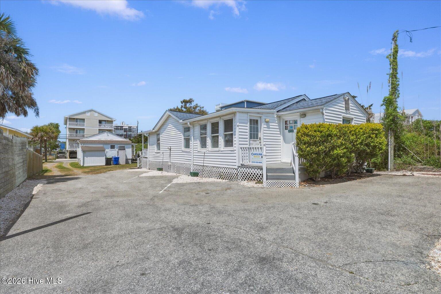 100570528 | Photo 42