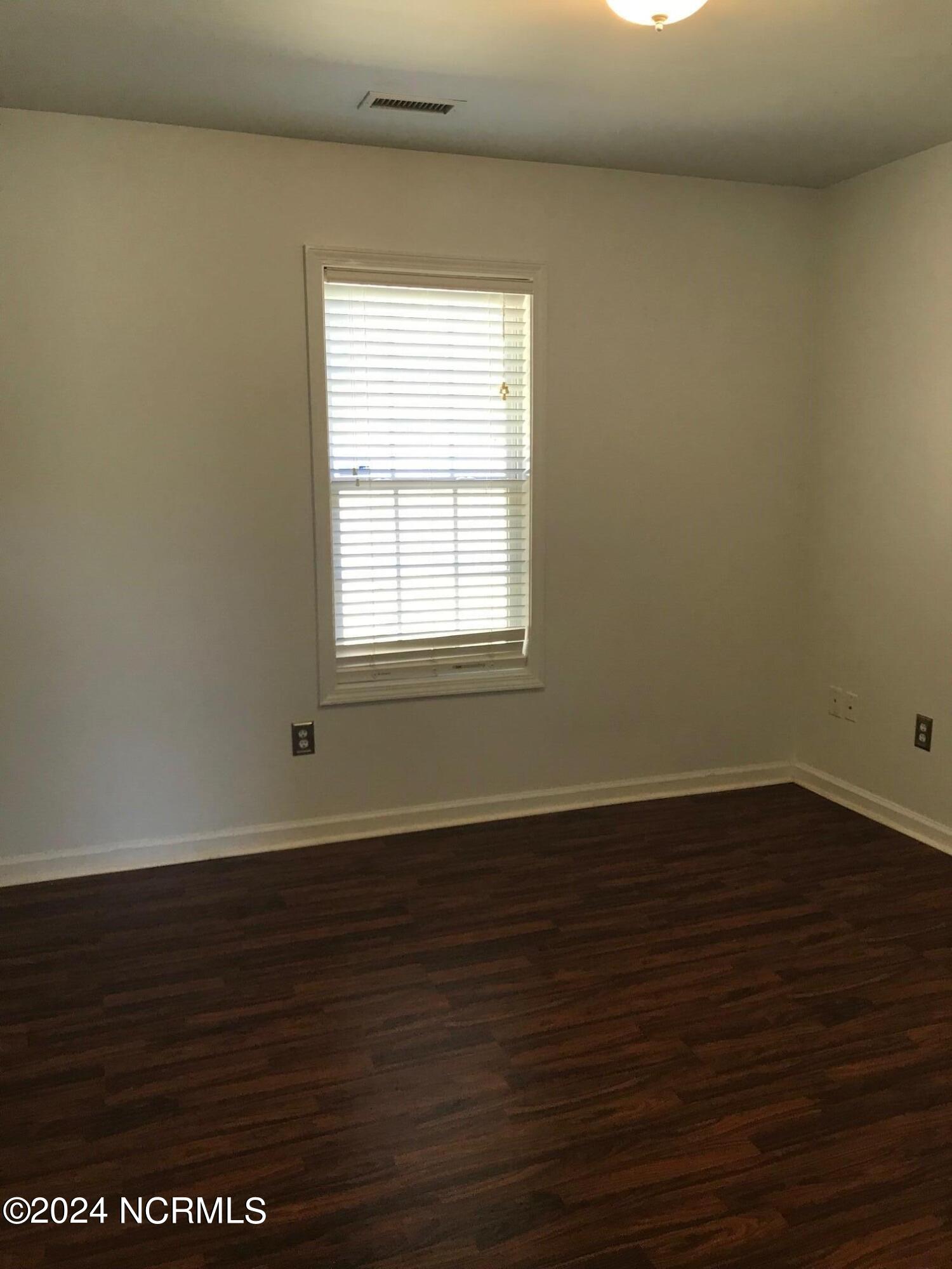 100556309 | Photo 10