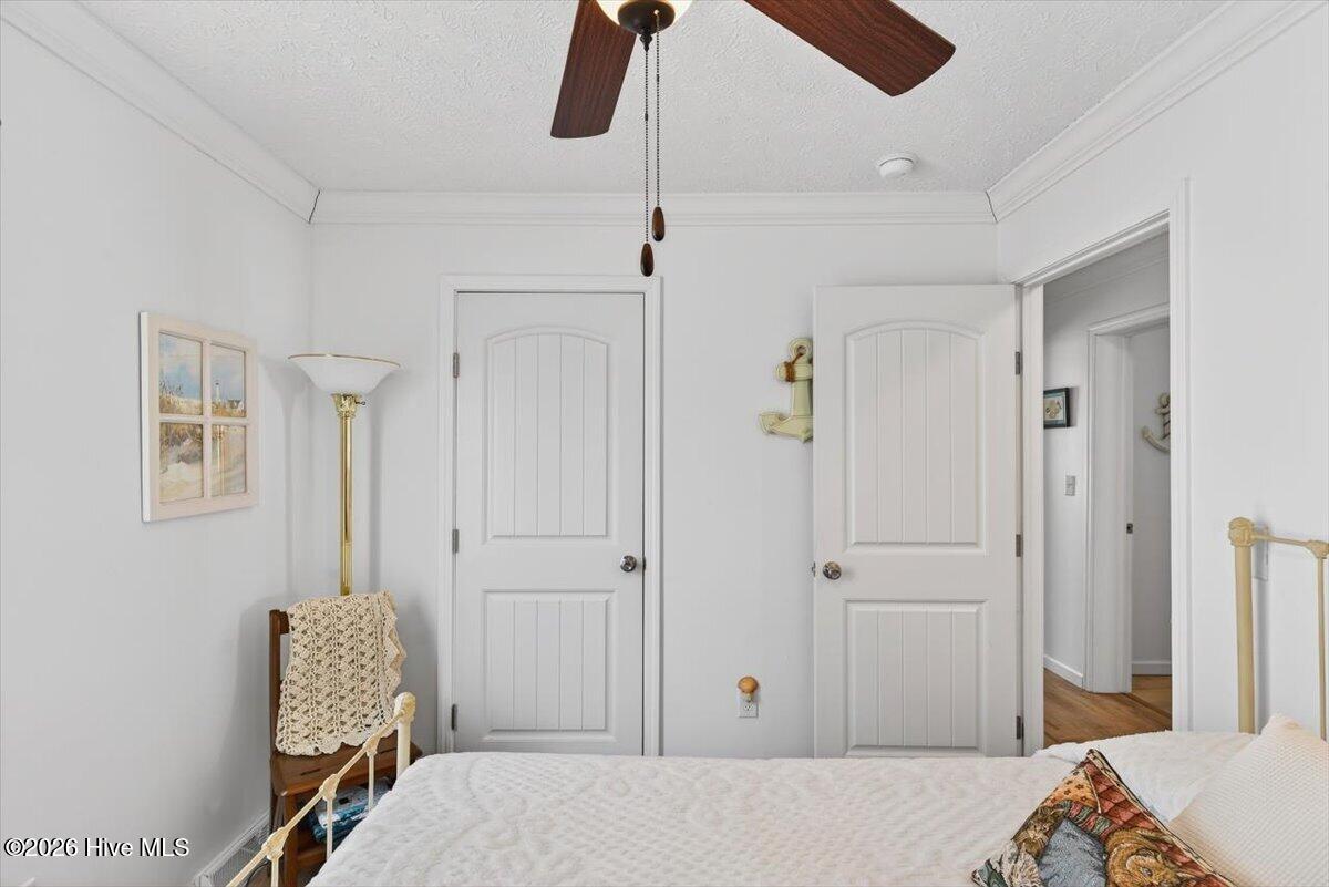 100552956 | Photo 27