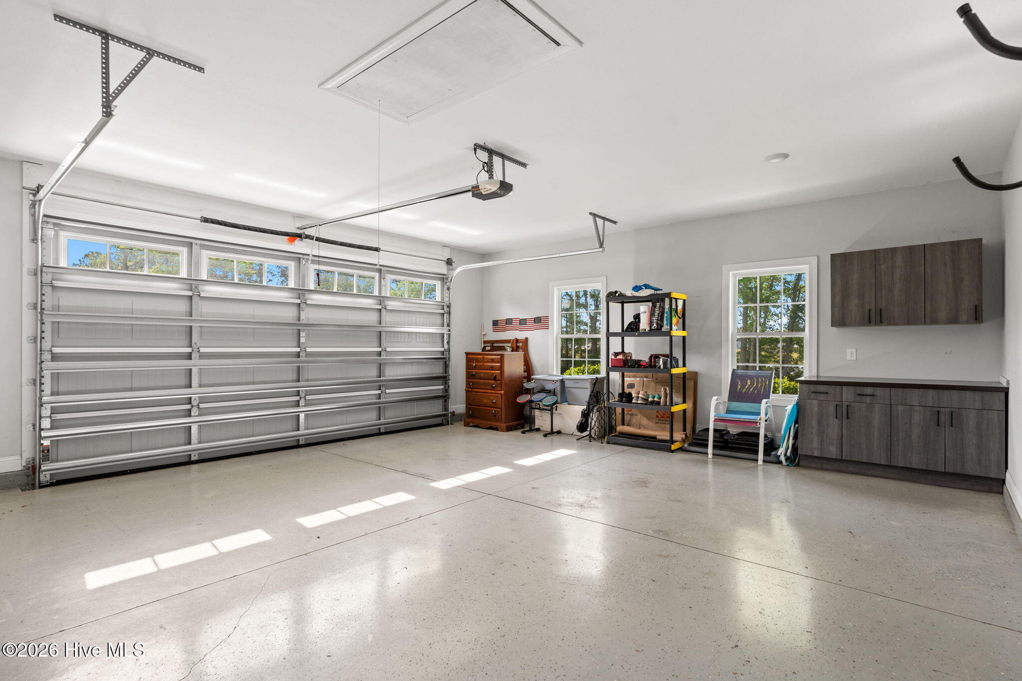 100568140 | Photo 33