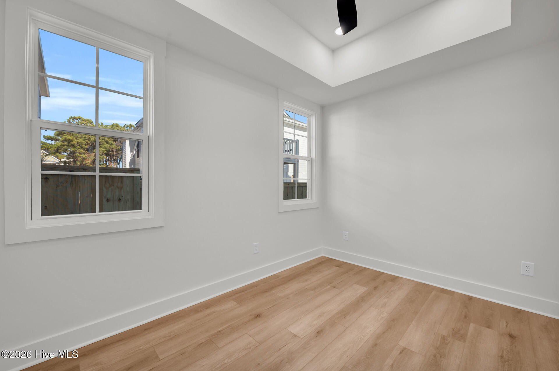 100542703 | Photo 23