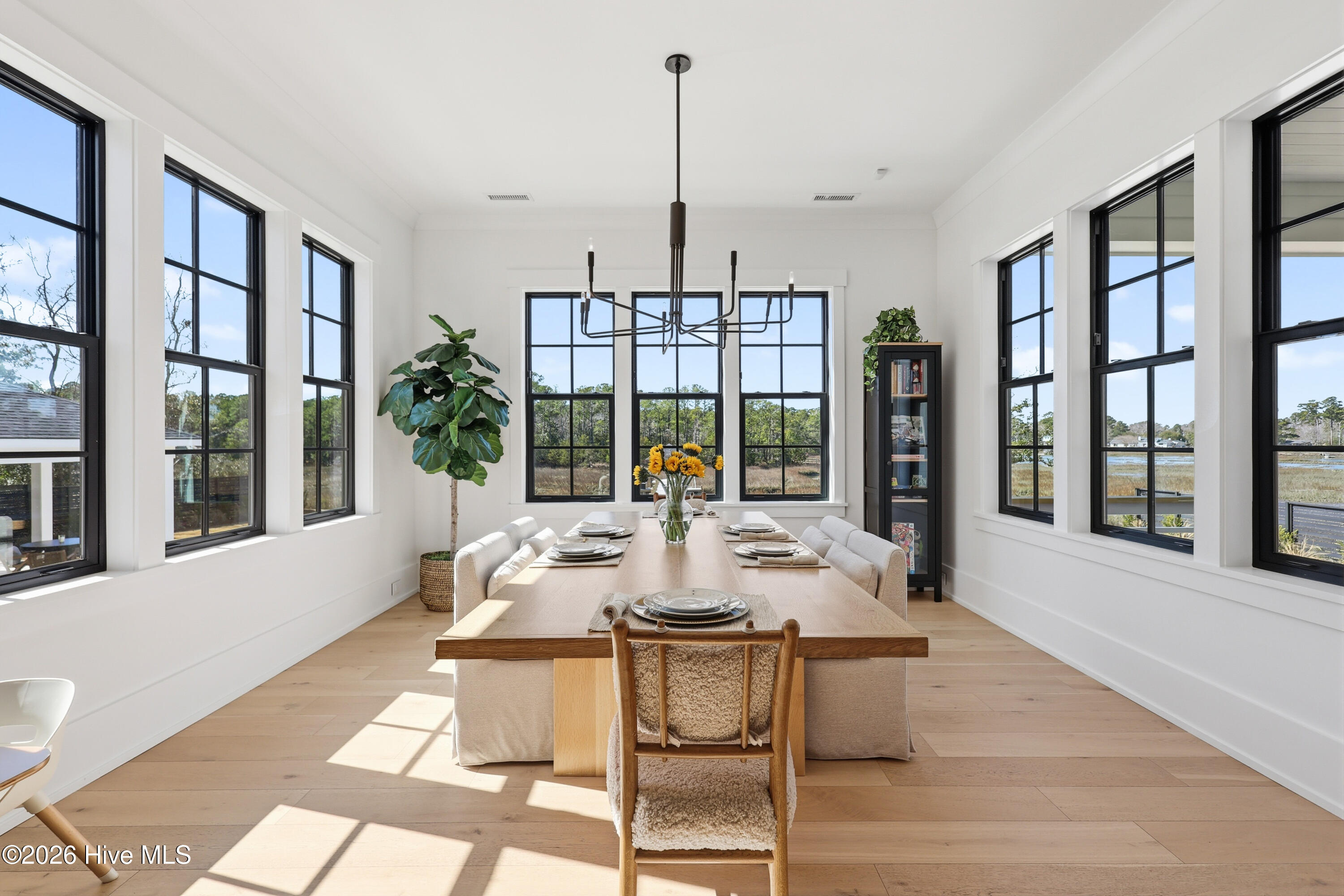 100554567 | Photo 27