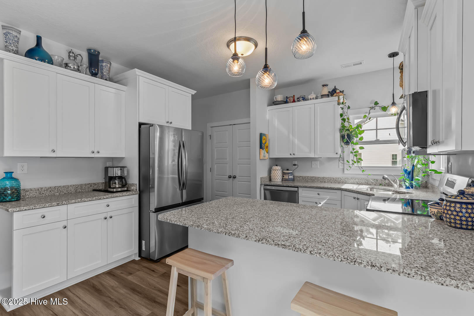 100544097 | Photo 17