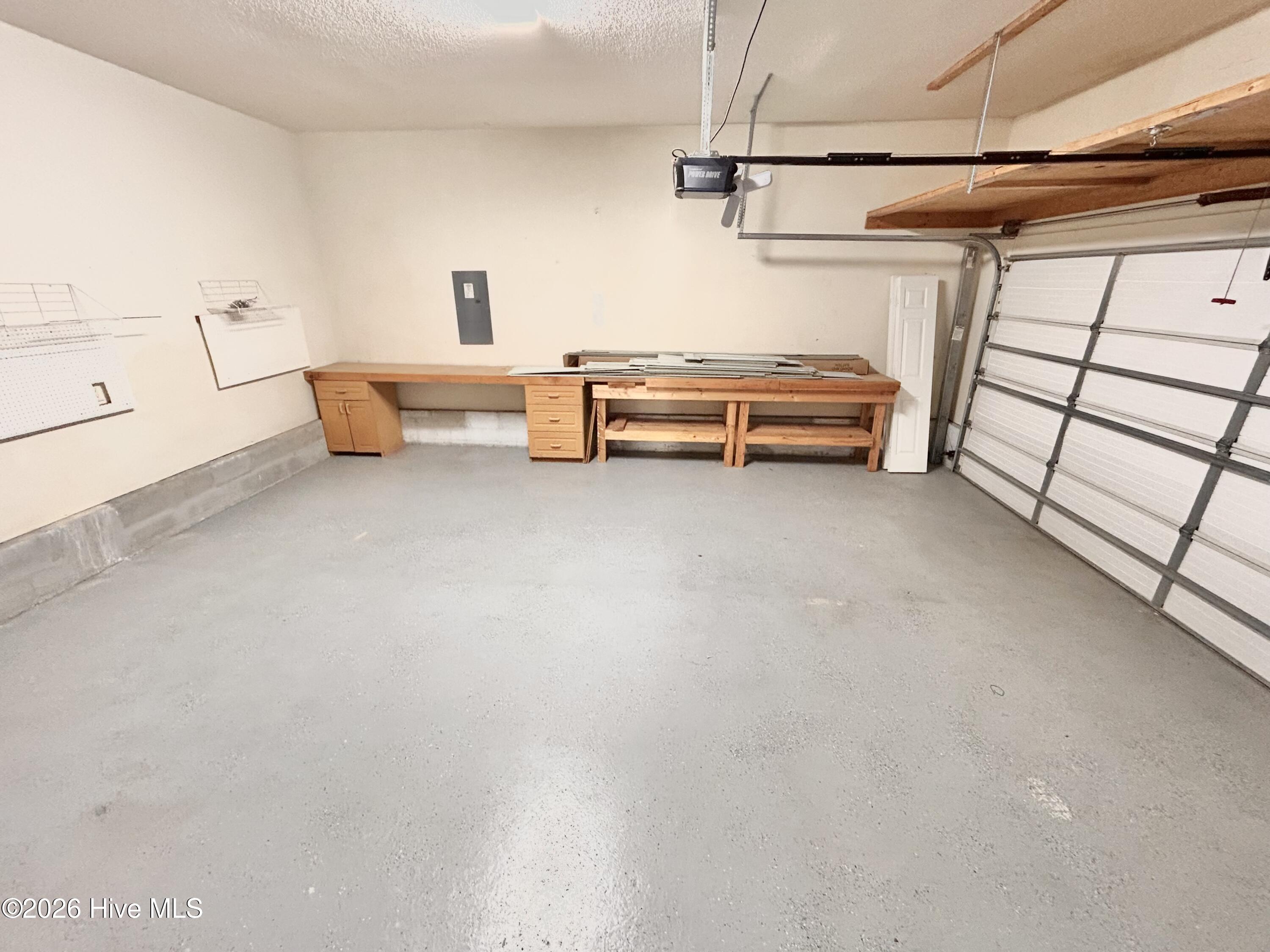 100564341 | Photo 53