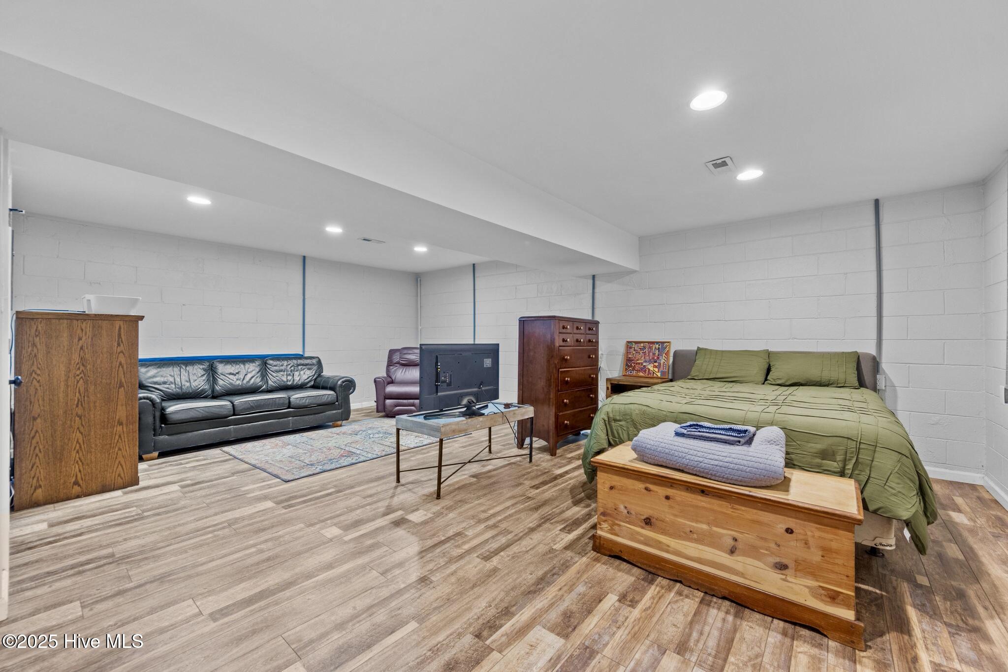 100532839 | Photo 55