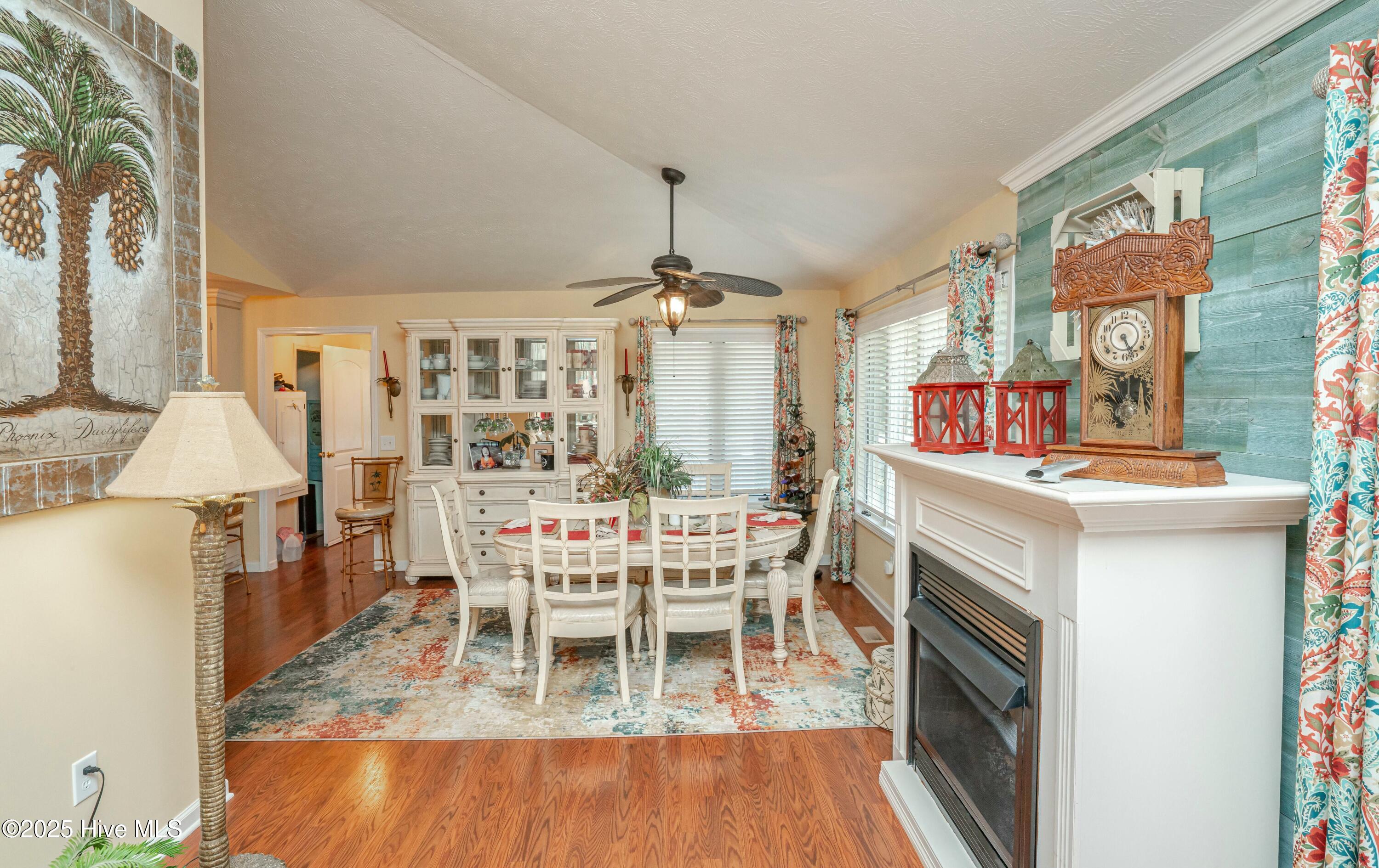 100502250 | Photo 16