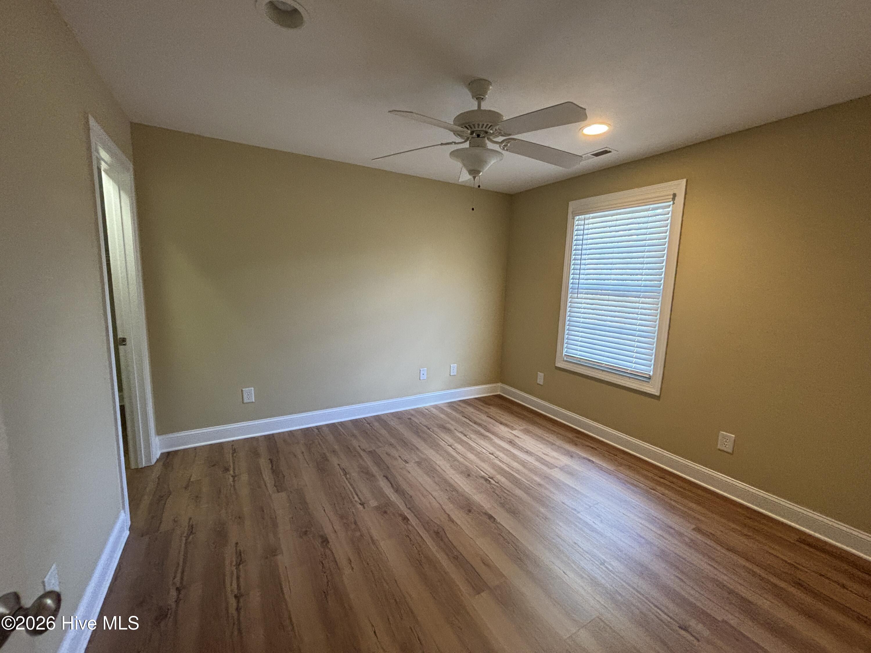 5 Wanamoisett Ln