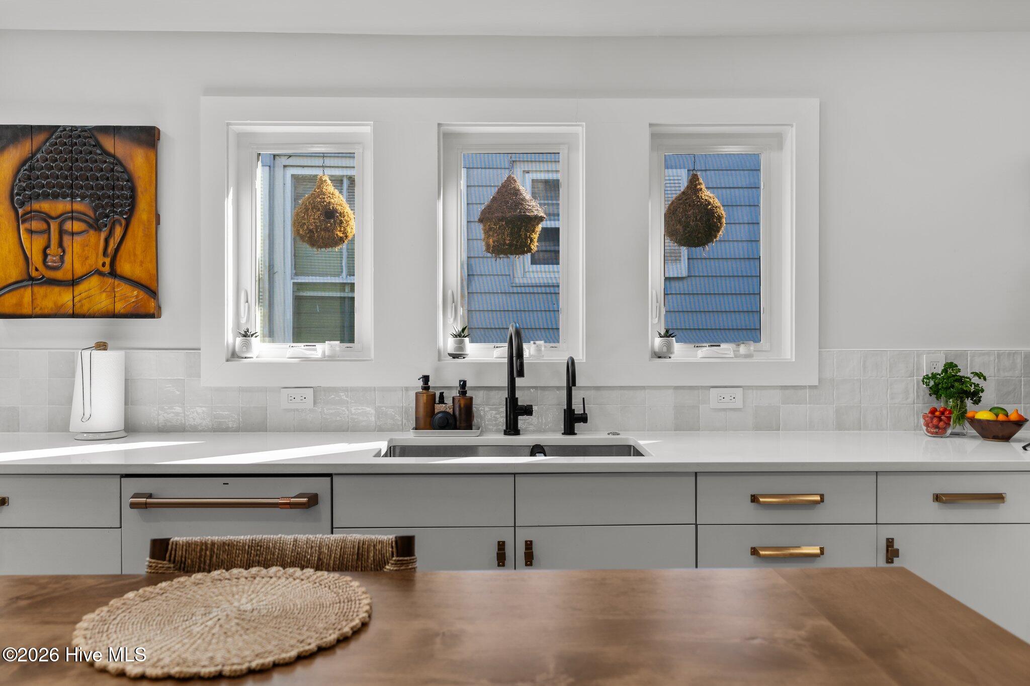 100557813 | Photo 17