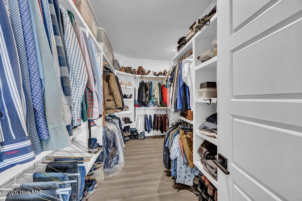 100564119 | Photo 31