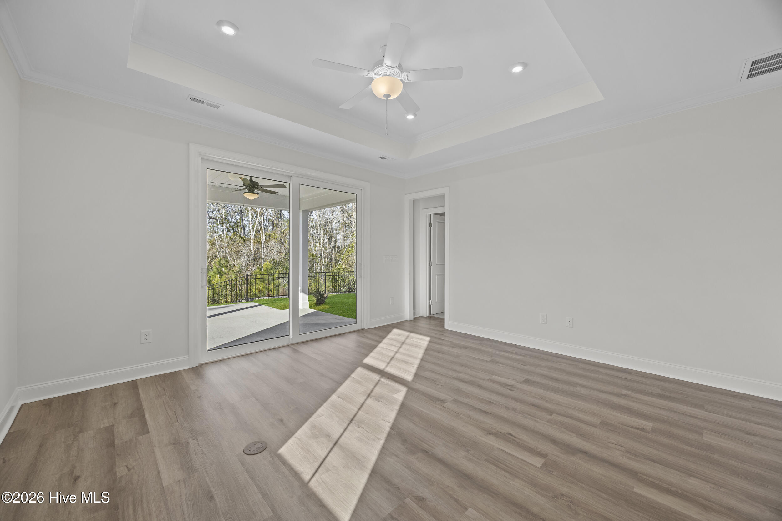 100556976 | Photo 17