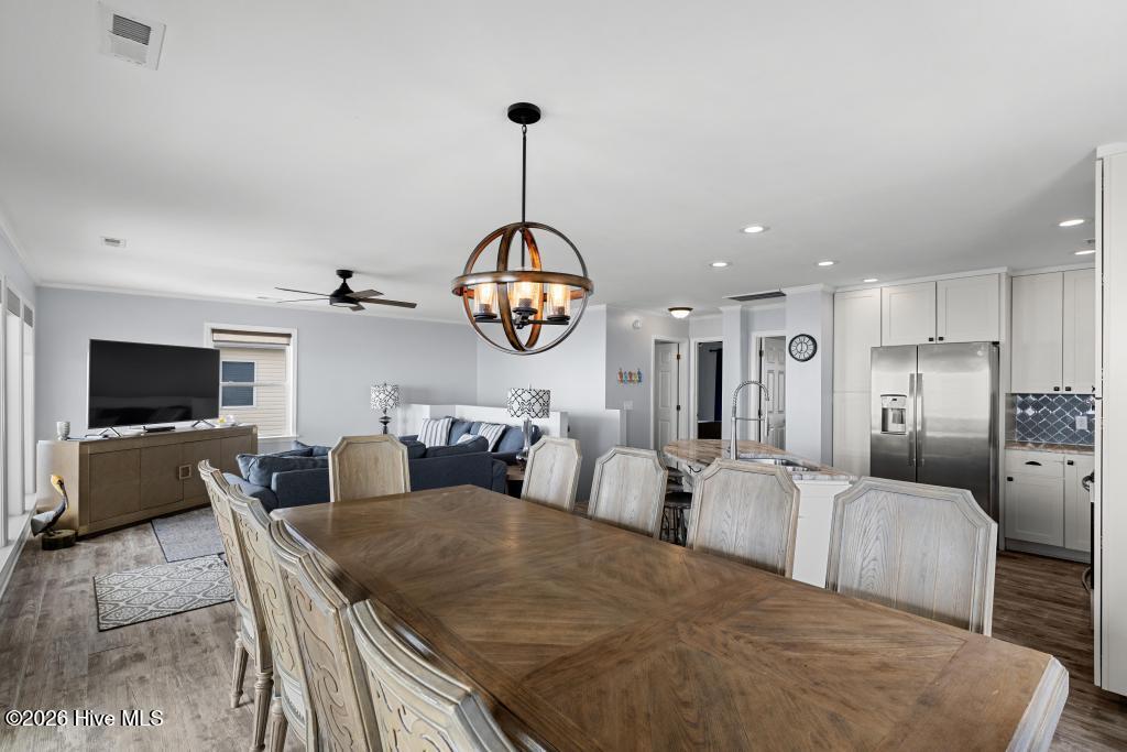 100559201 | Photo 15