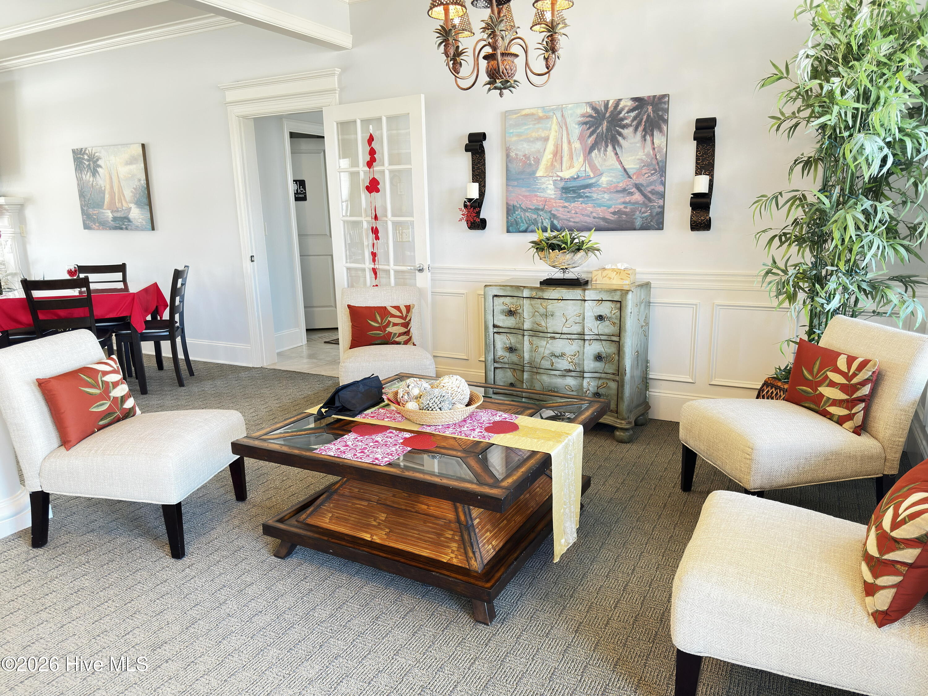 100548790 | Photo 46