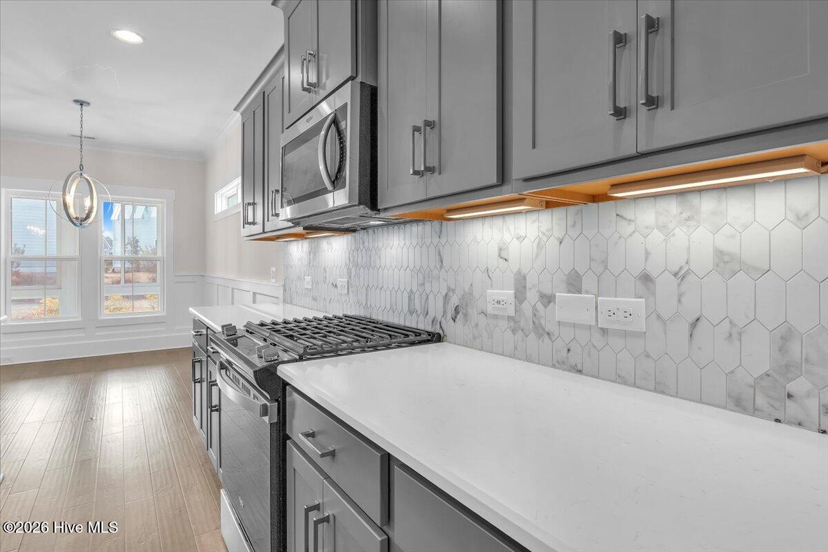 100548797 | Photo 37