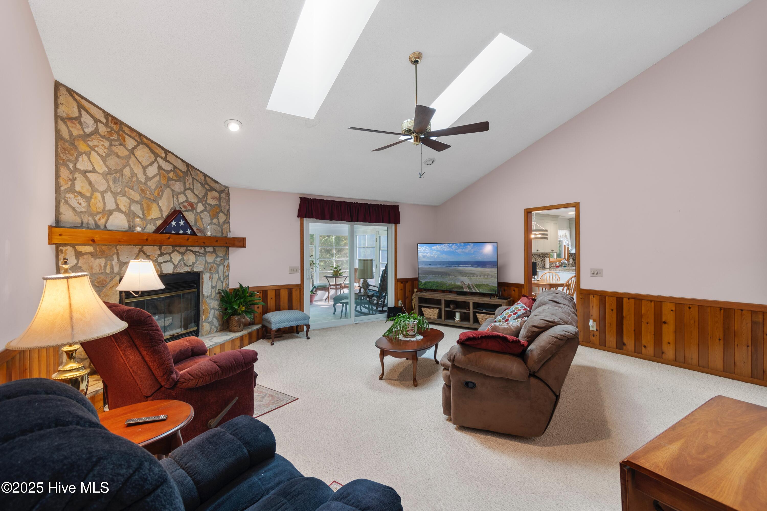 100533822 | Photo 26