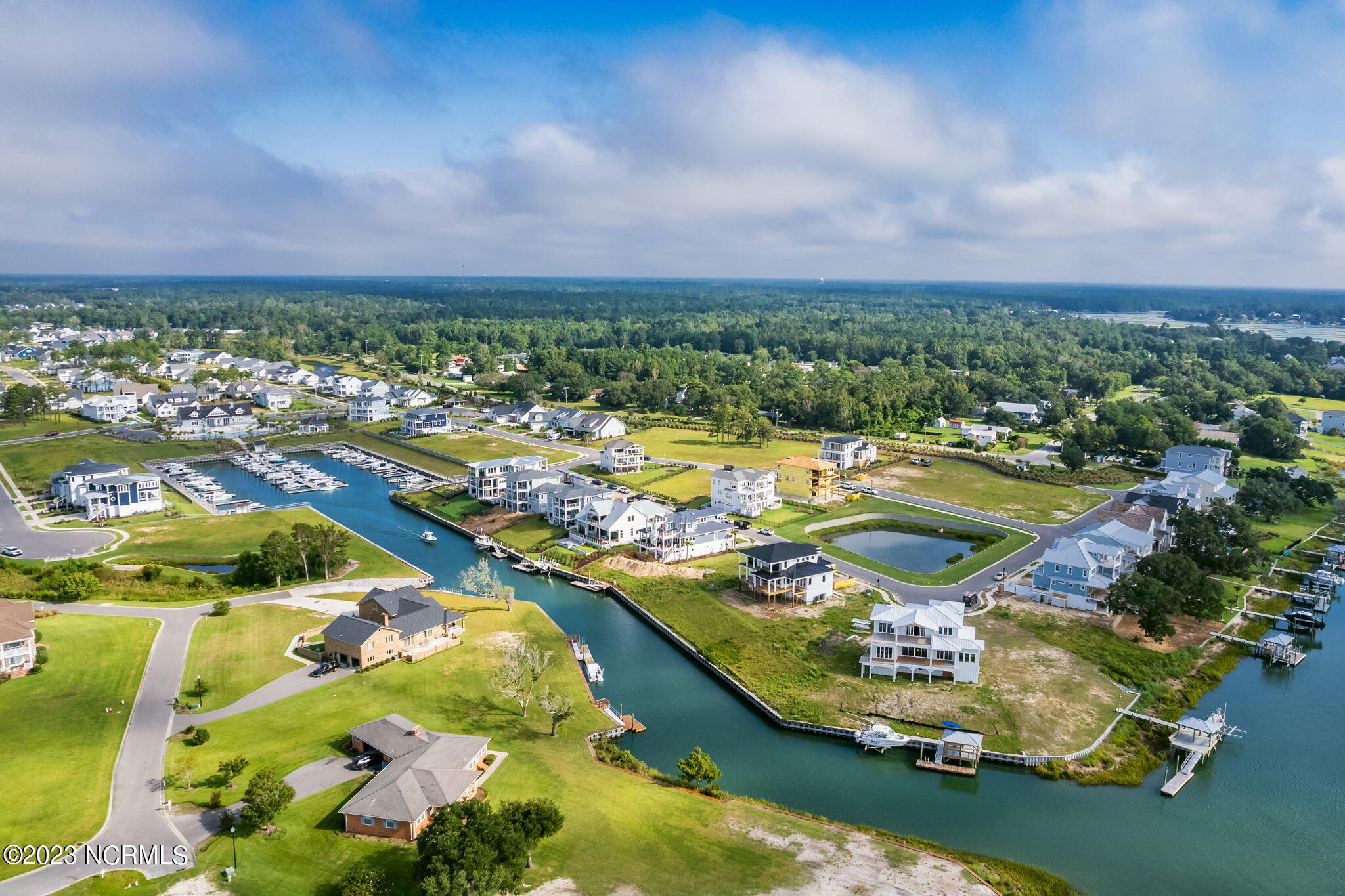 100568669 | Photo 13