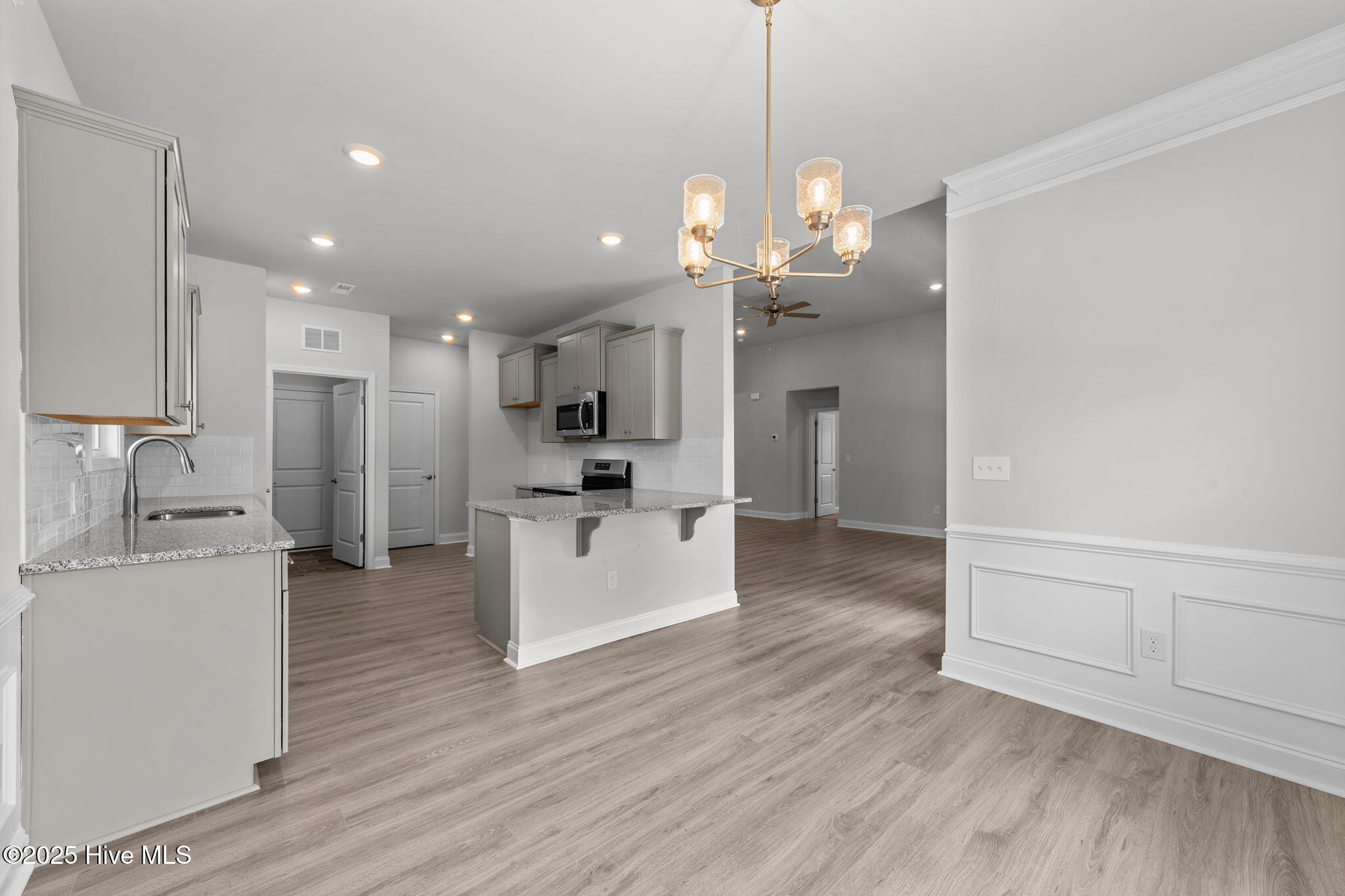 100523816 | Photo 28