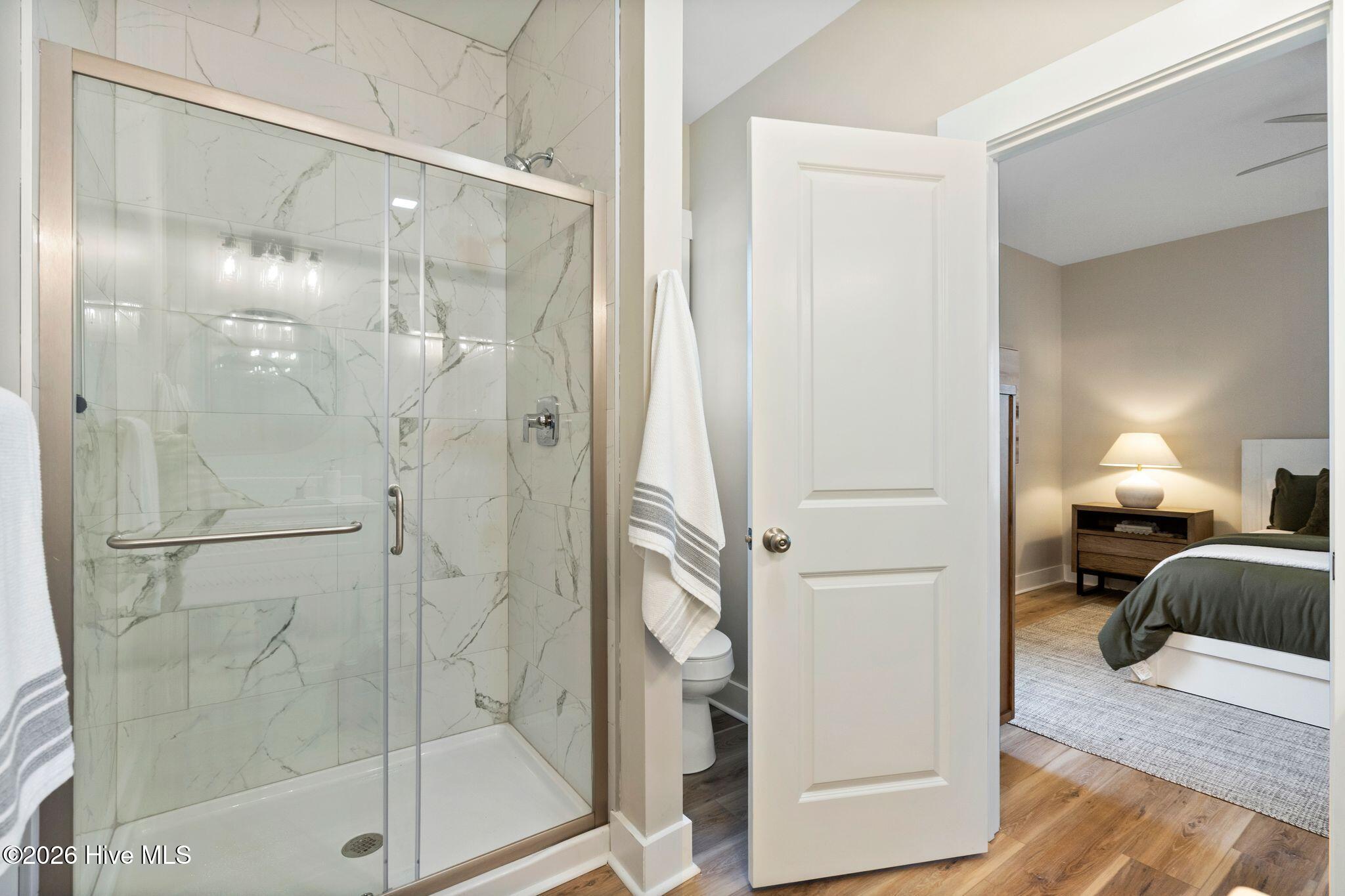 100558463 | Photo 39