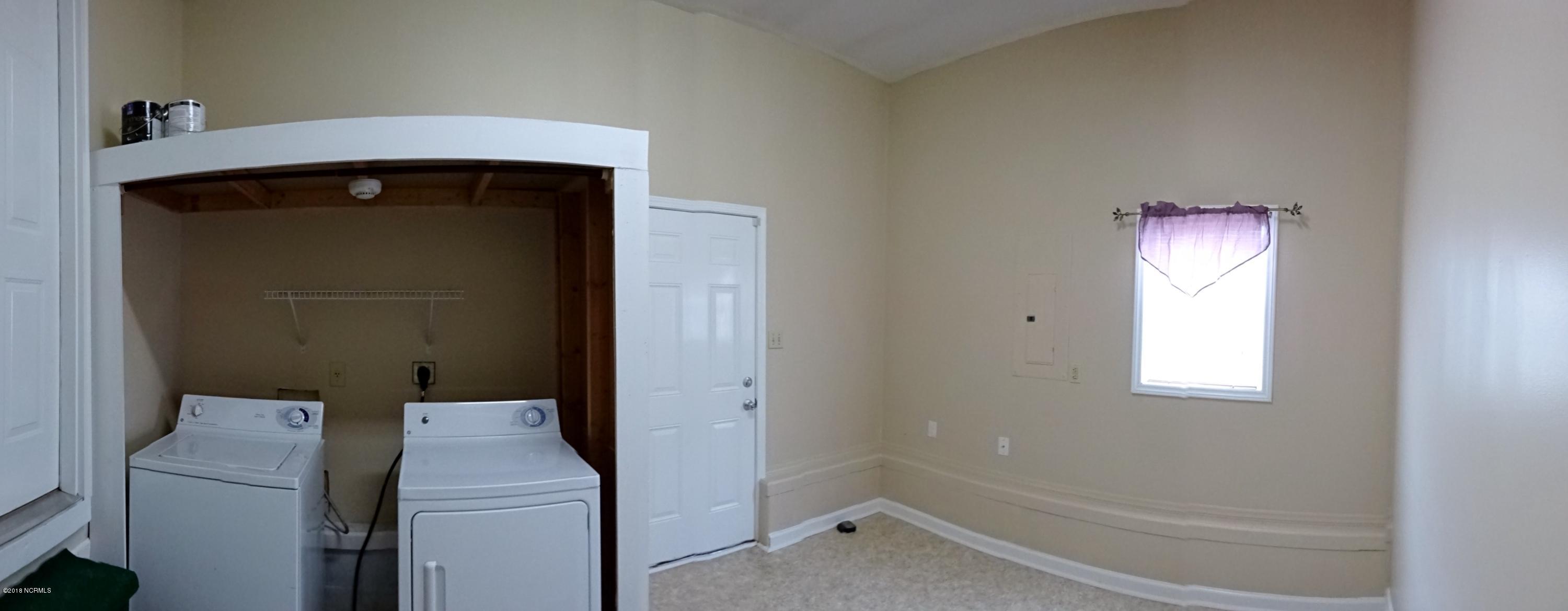 100555136 | Photo 25