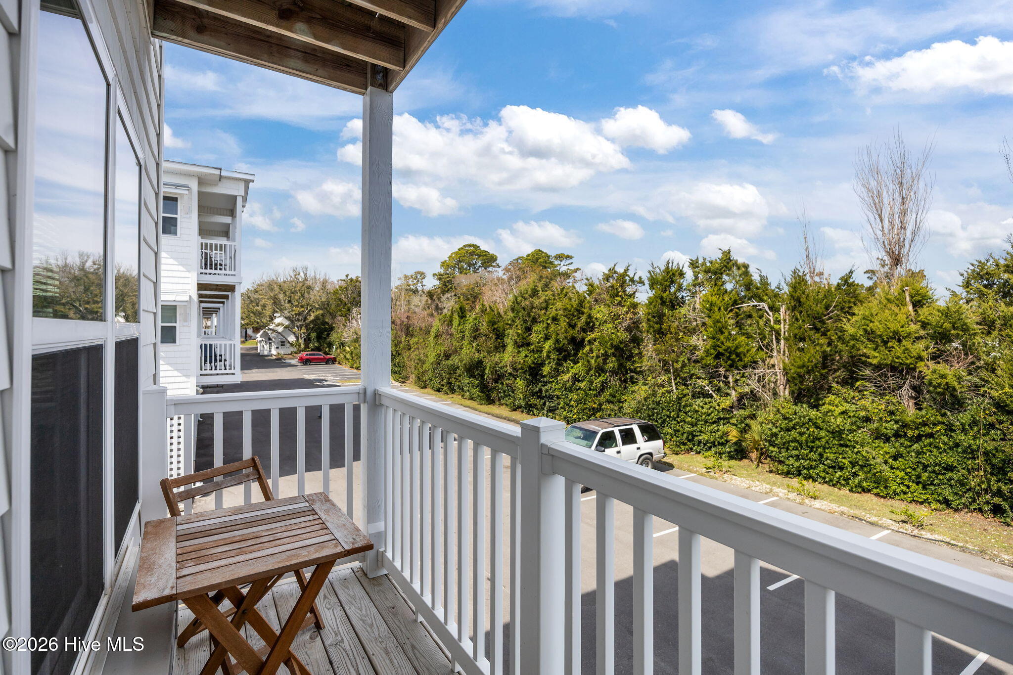 100561663 | Photo 13