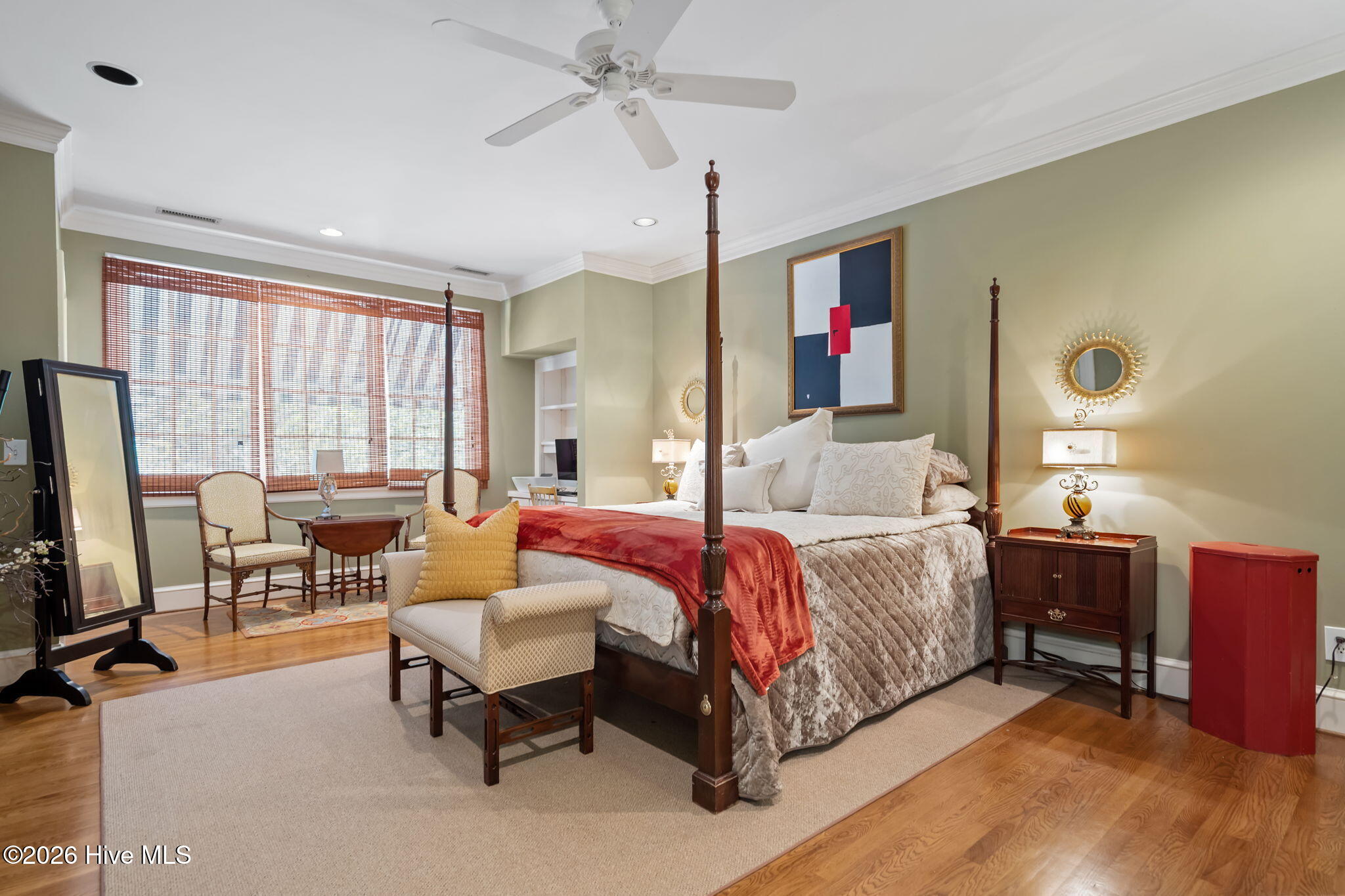 100570294 | Photo 37