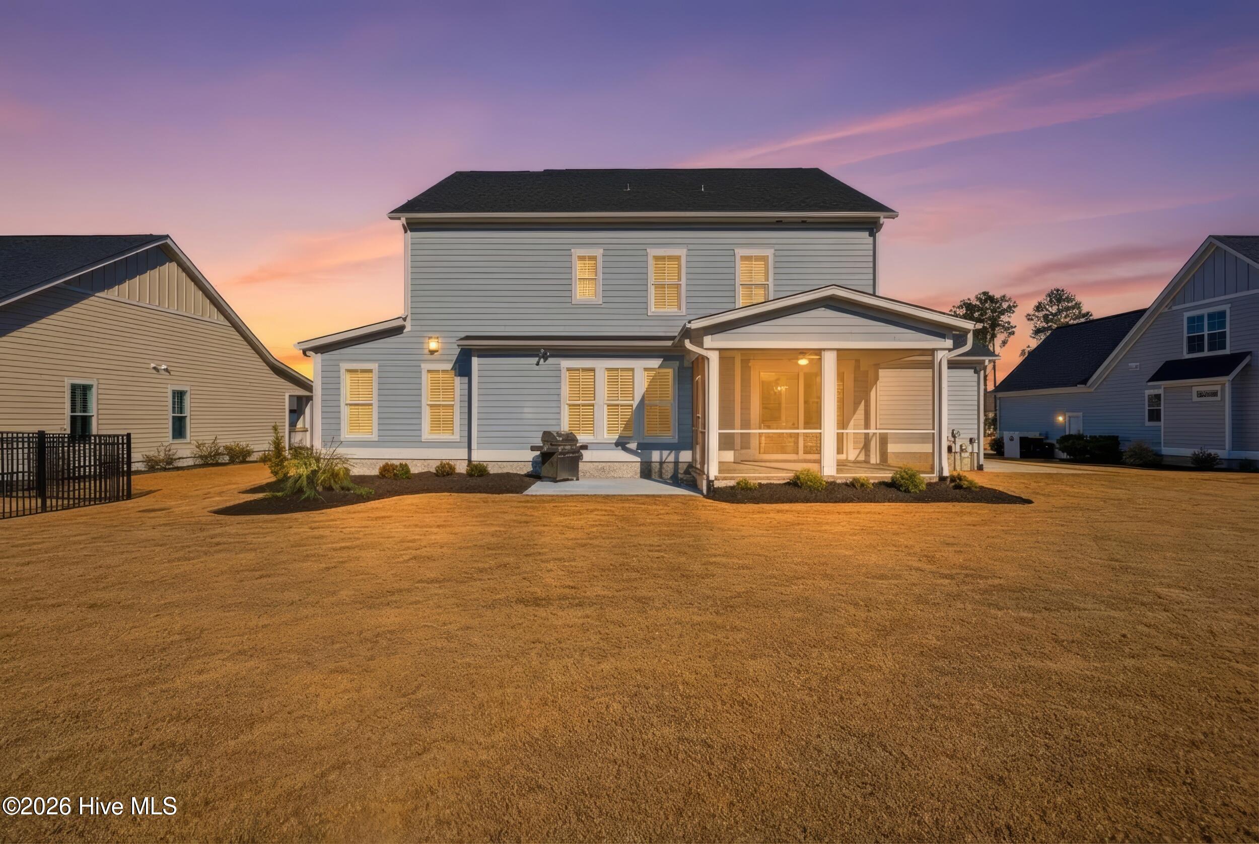 100555199 | Photo 35