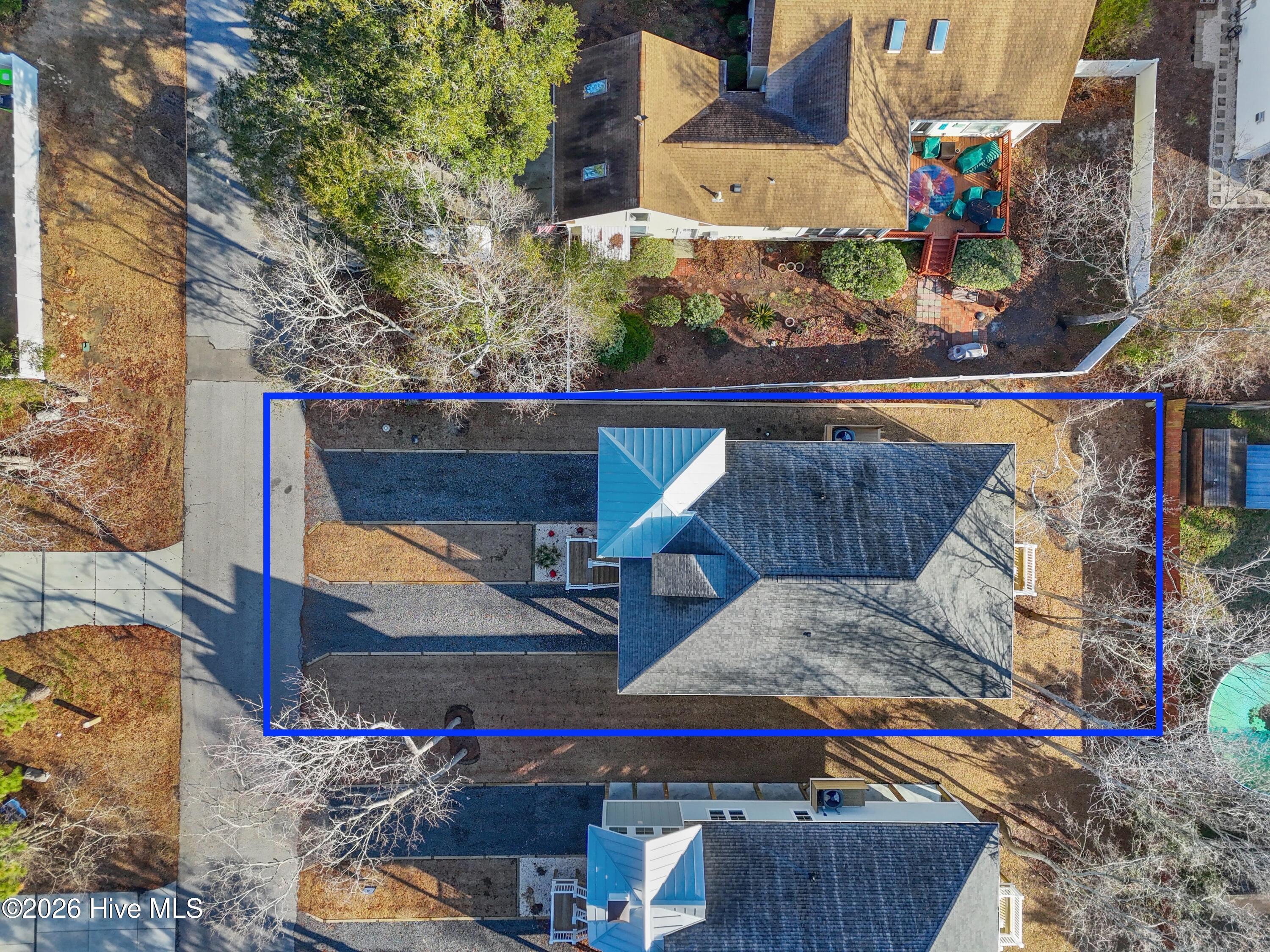 100502885 | Photo 41