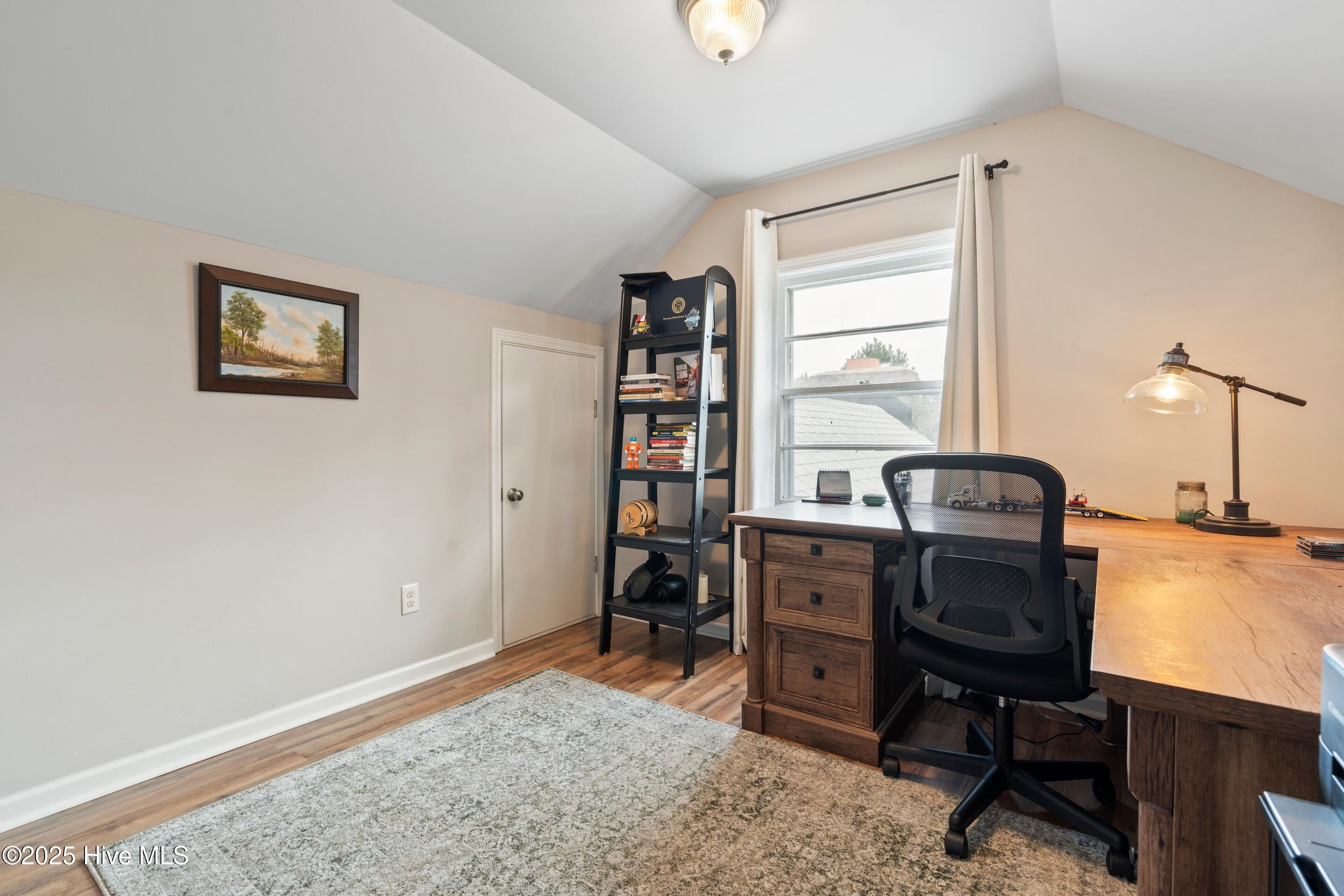 100546242 | Photo 27