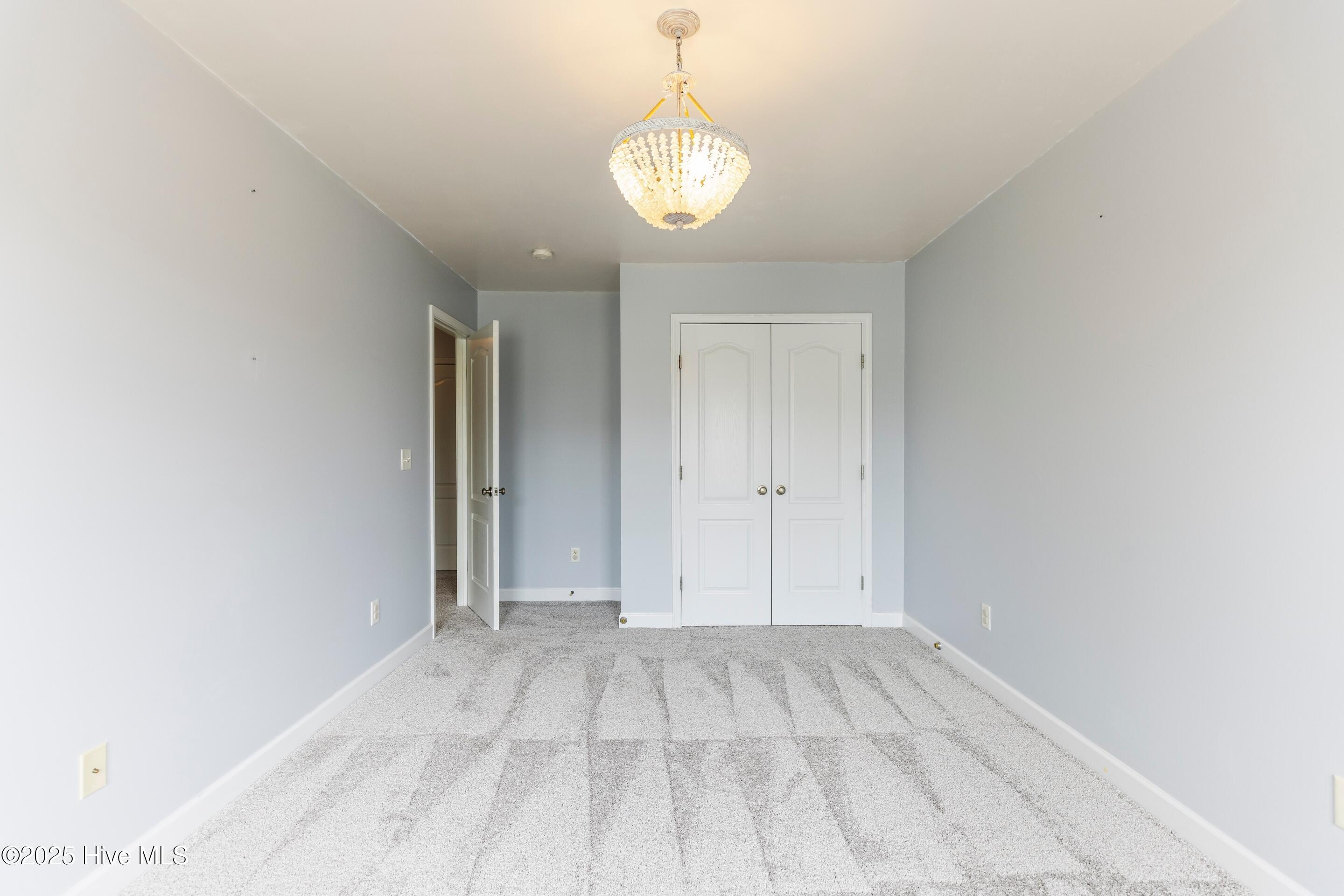 100527201 | Photo 34