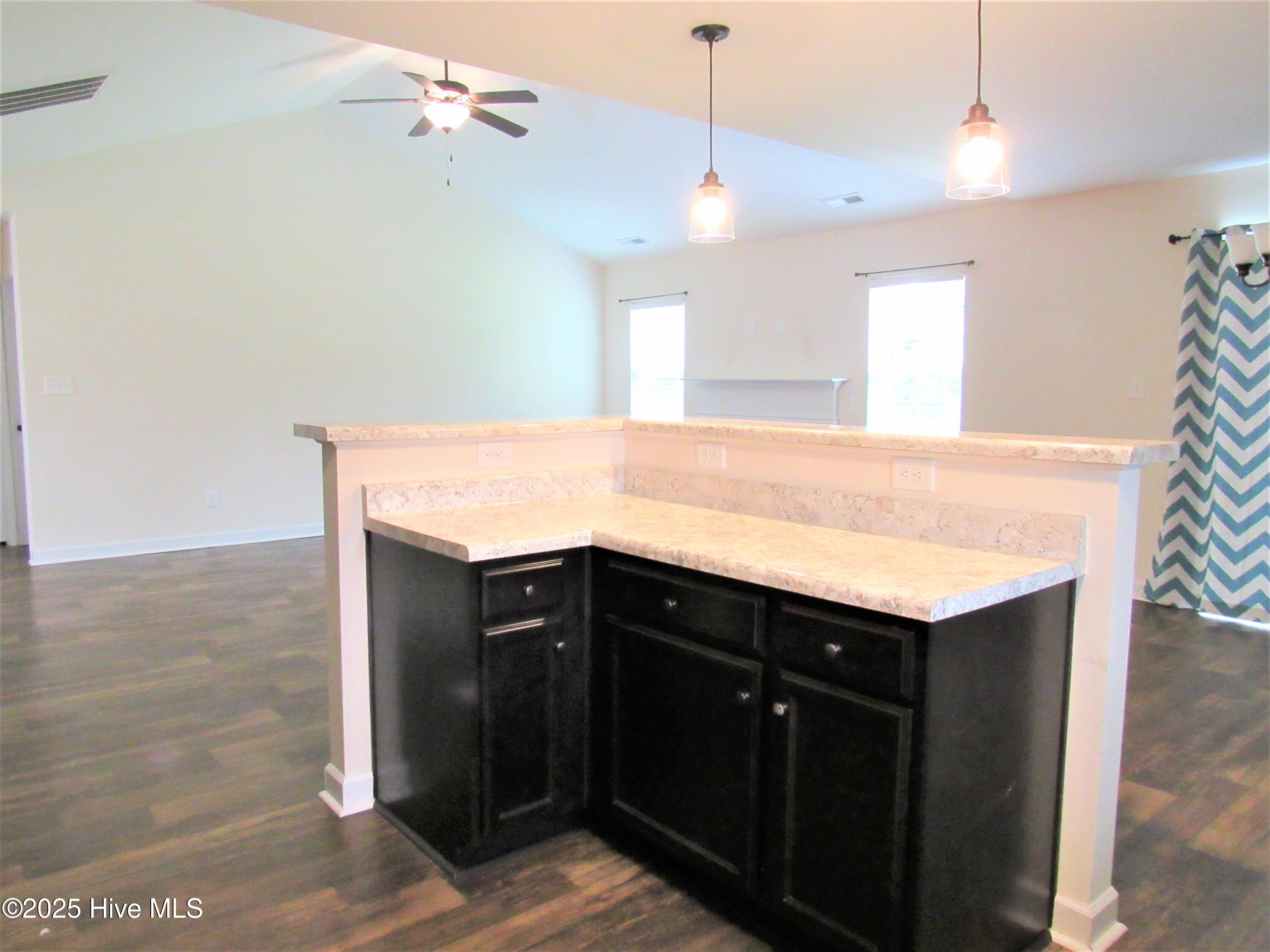 100545950 | Photo 17