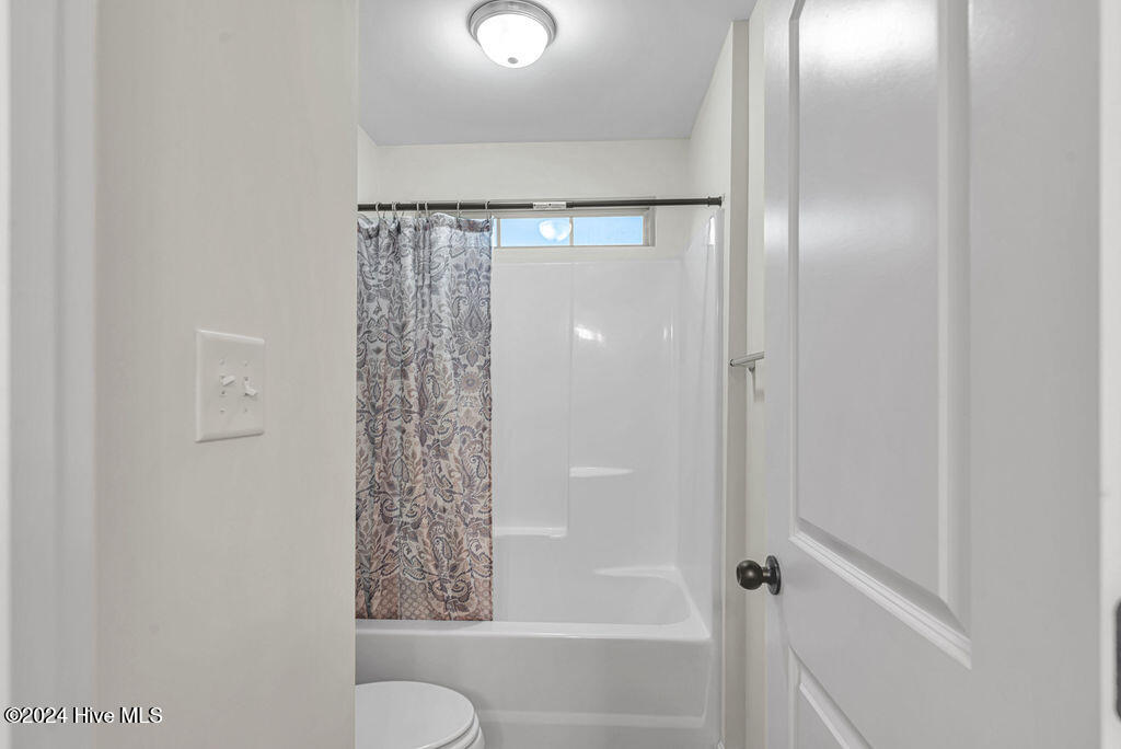 100565777 | Photo 18