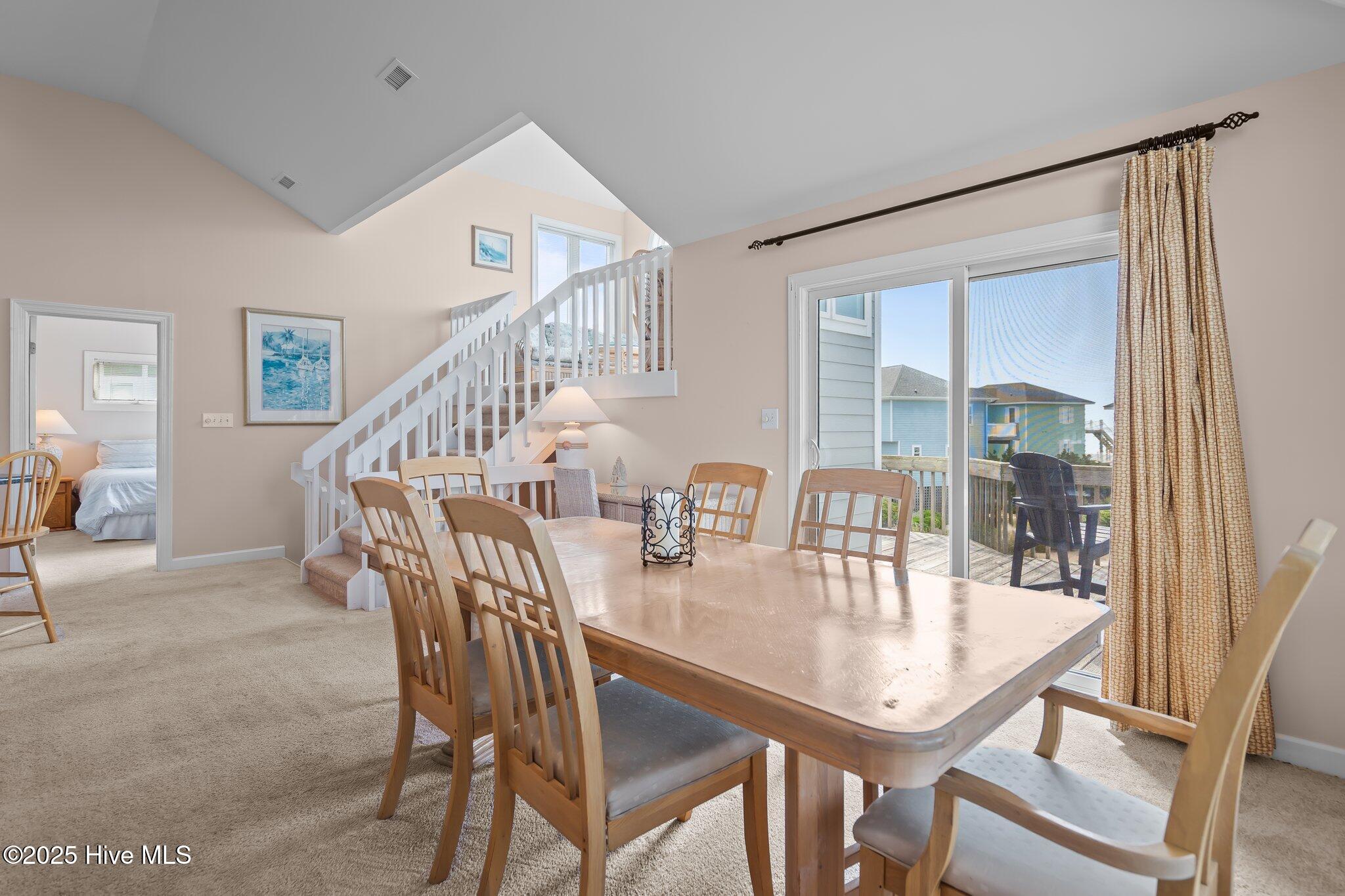 100506590 | Photo 12