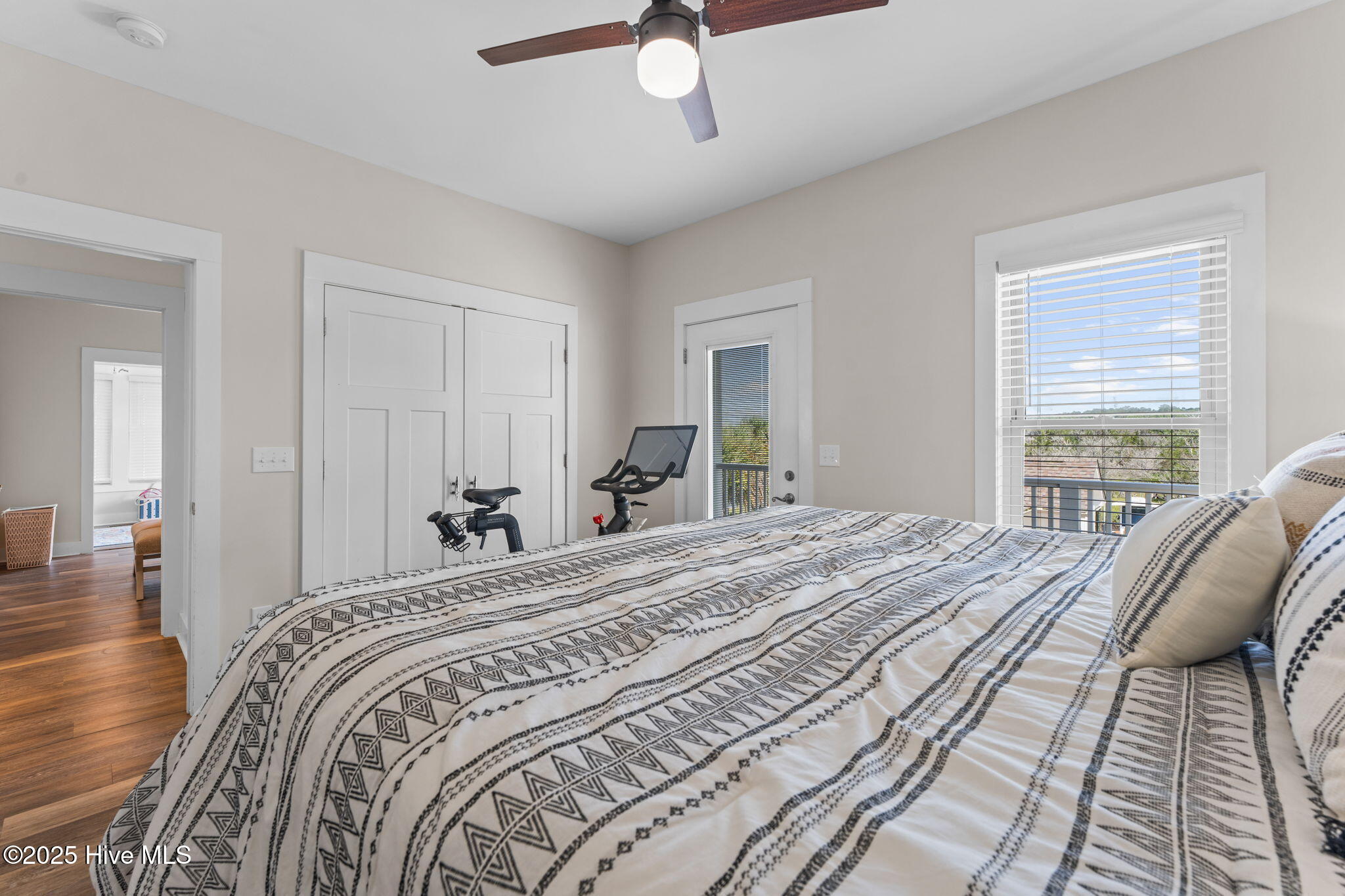 100514865 | Photo 52