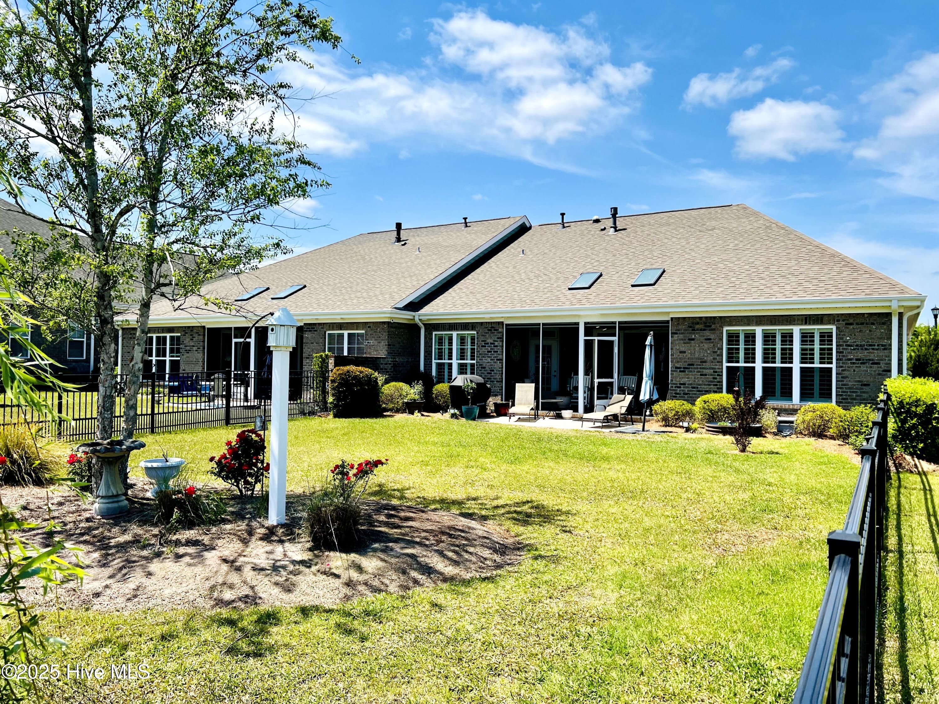 100510644 | Photo 32