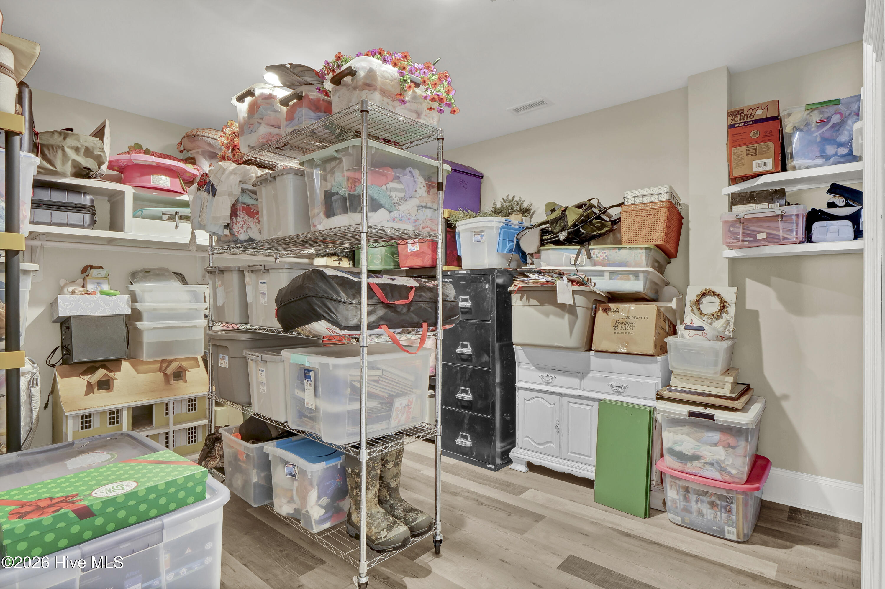 100563918 | Photo 52