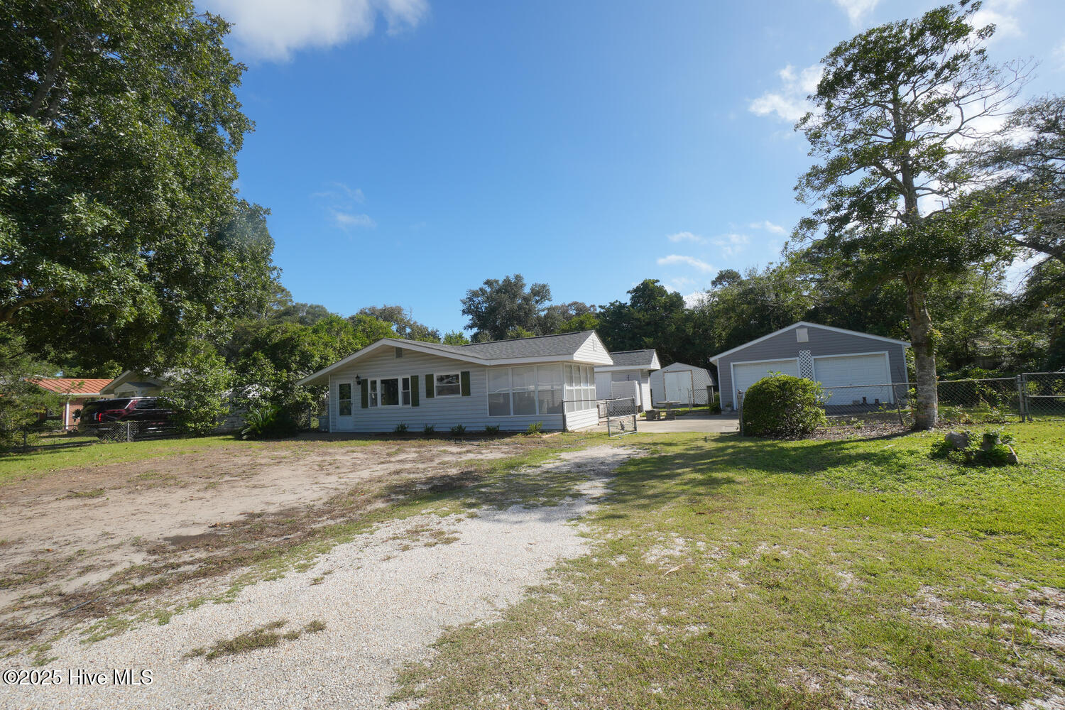 100534449 | Photo 42