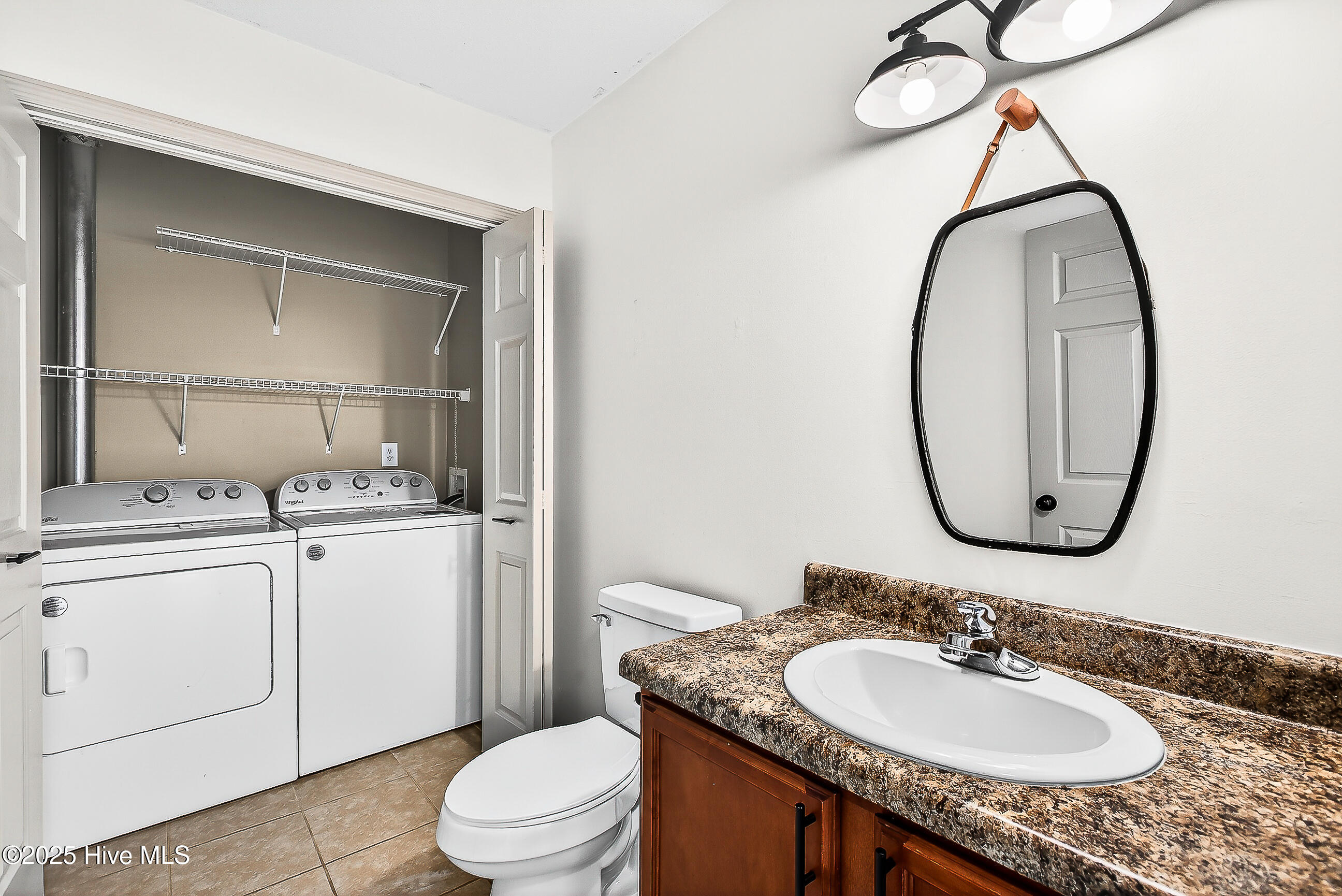 100537244 | Photo 19