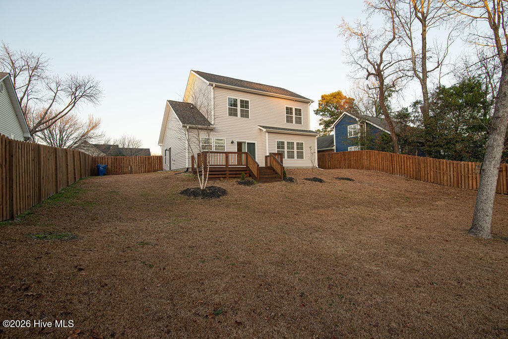 100548703 | Photo 30