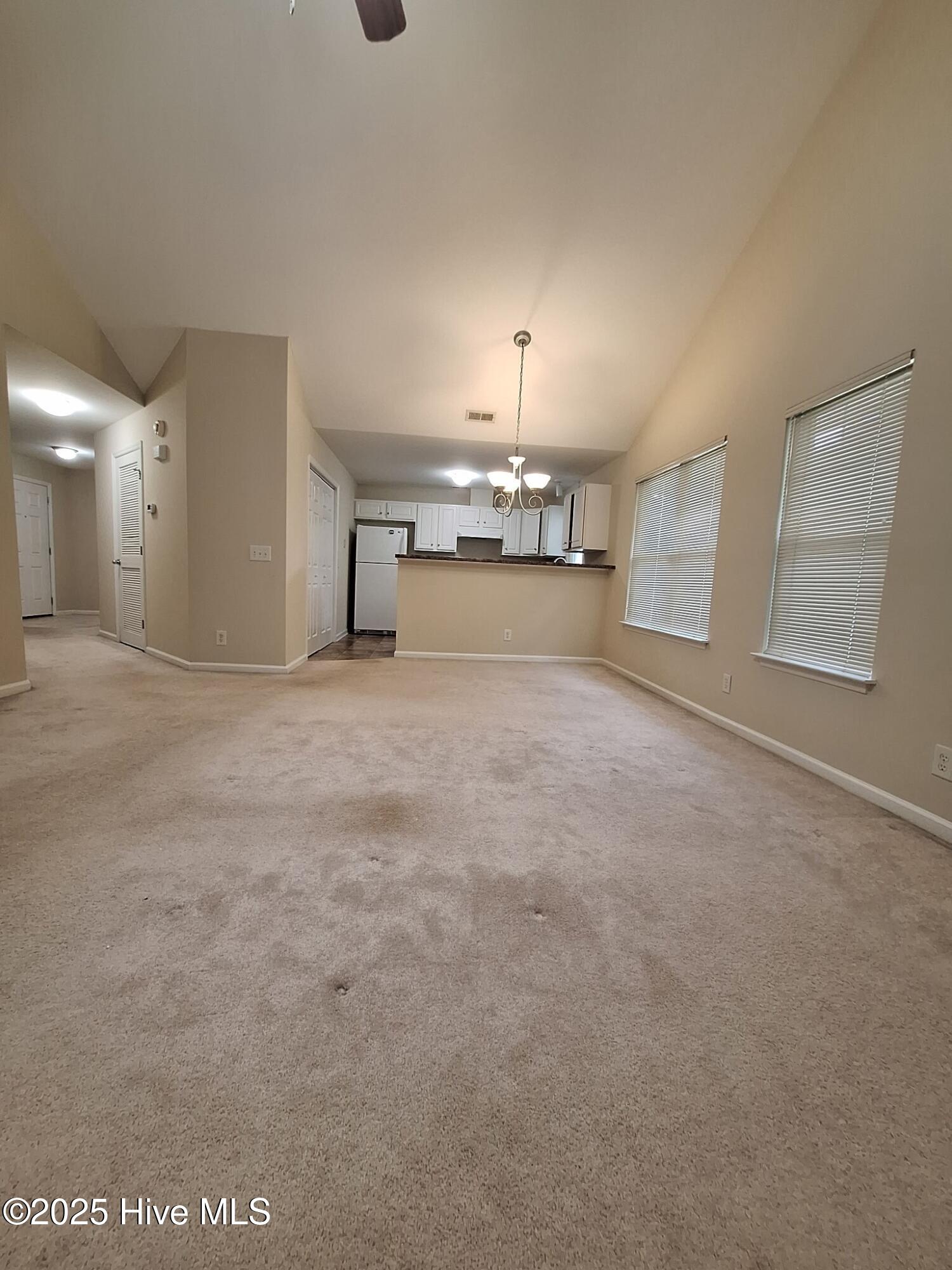 King Richard Court 2412 E (3)