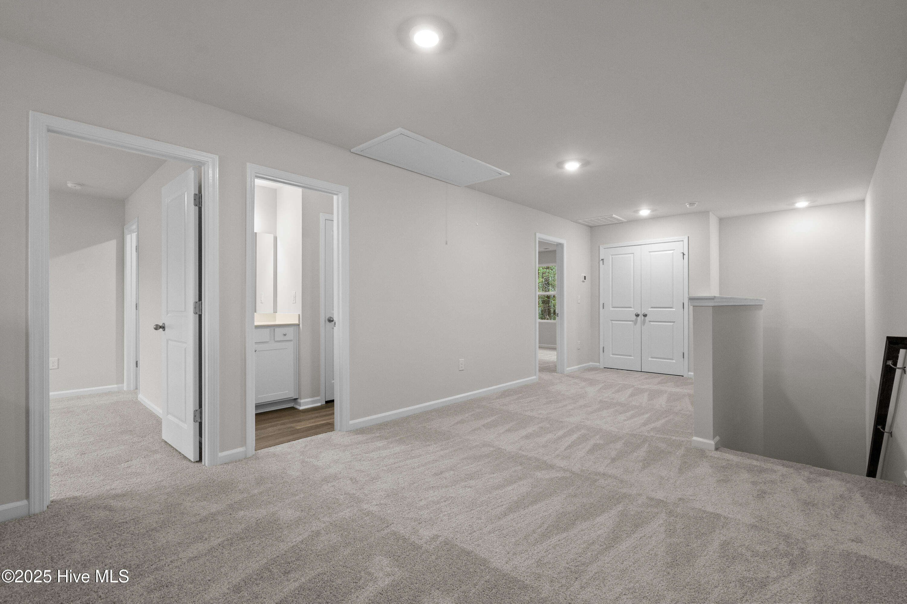 100514545 | Photo 29