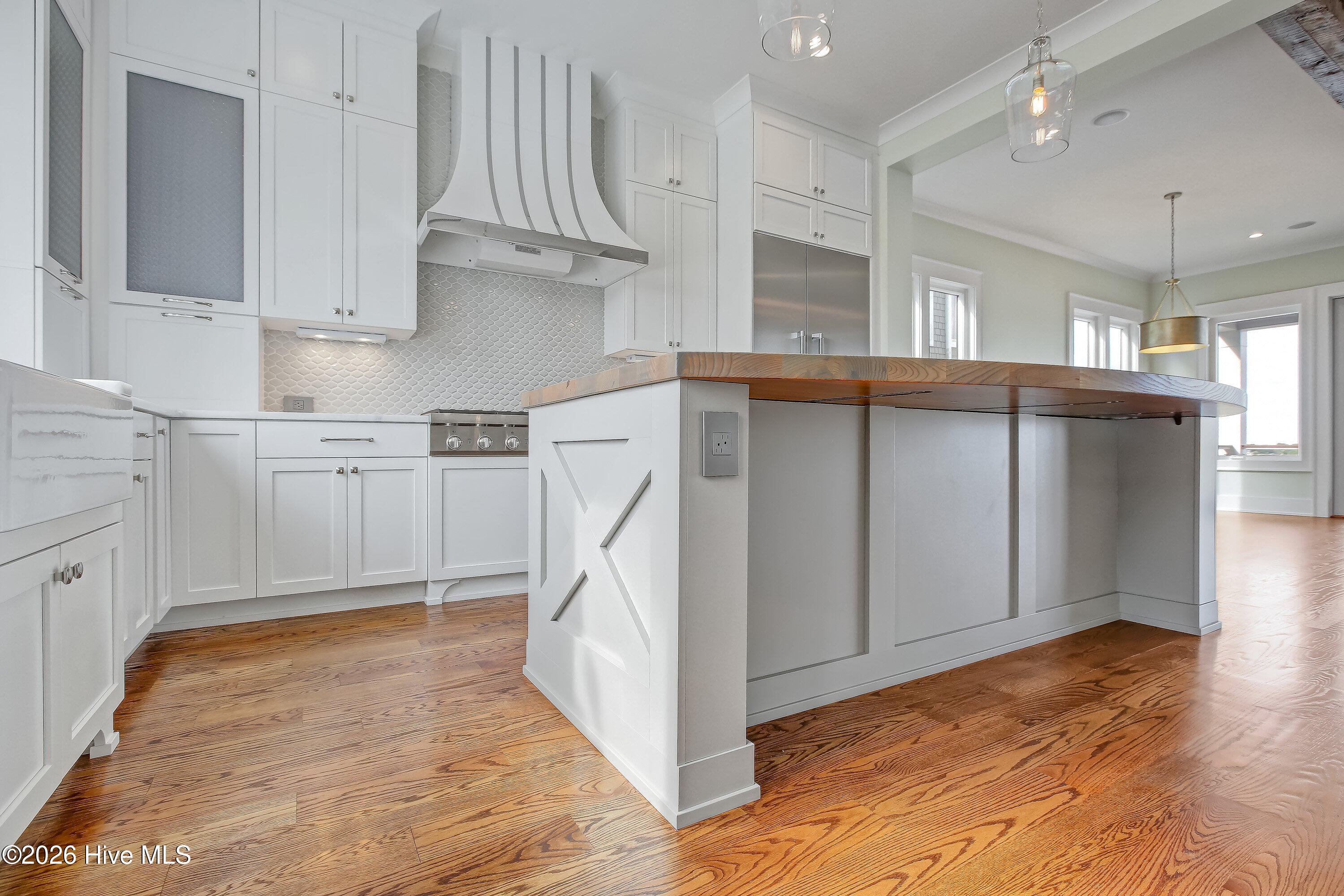 100563584 | Photo 41