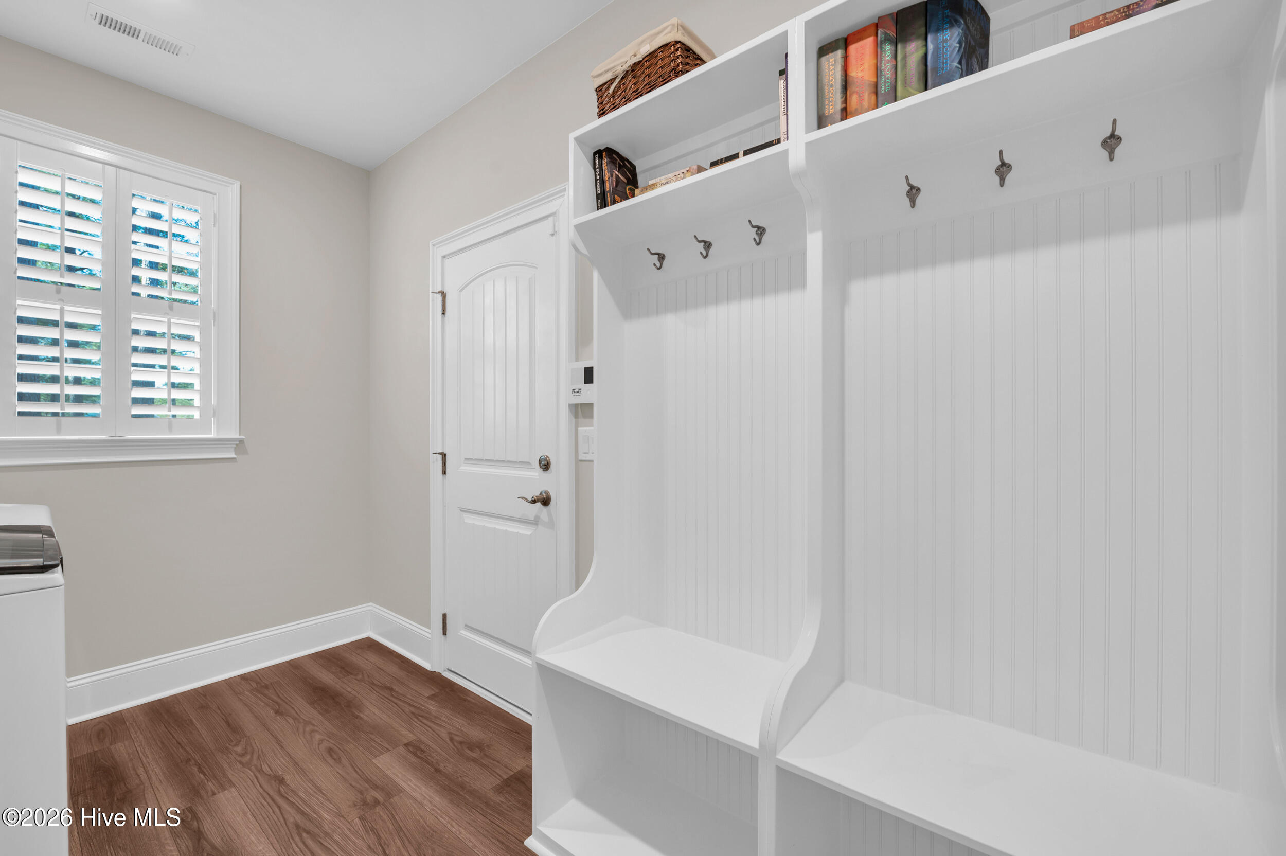 100545849 | Photo 27