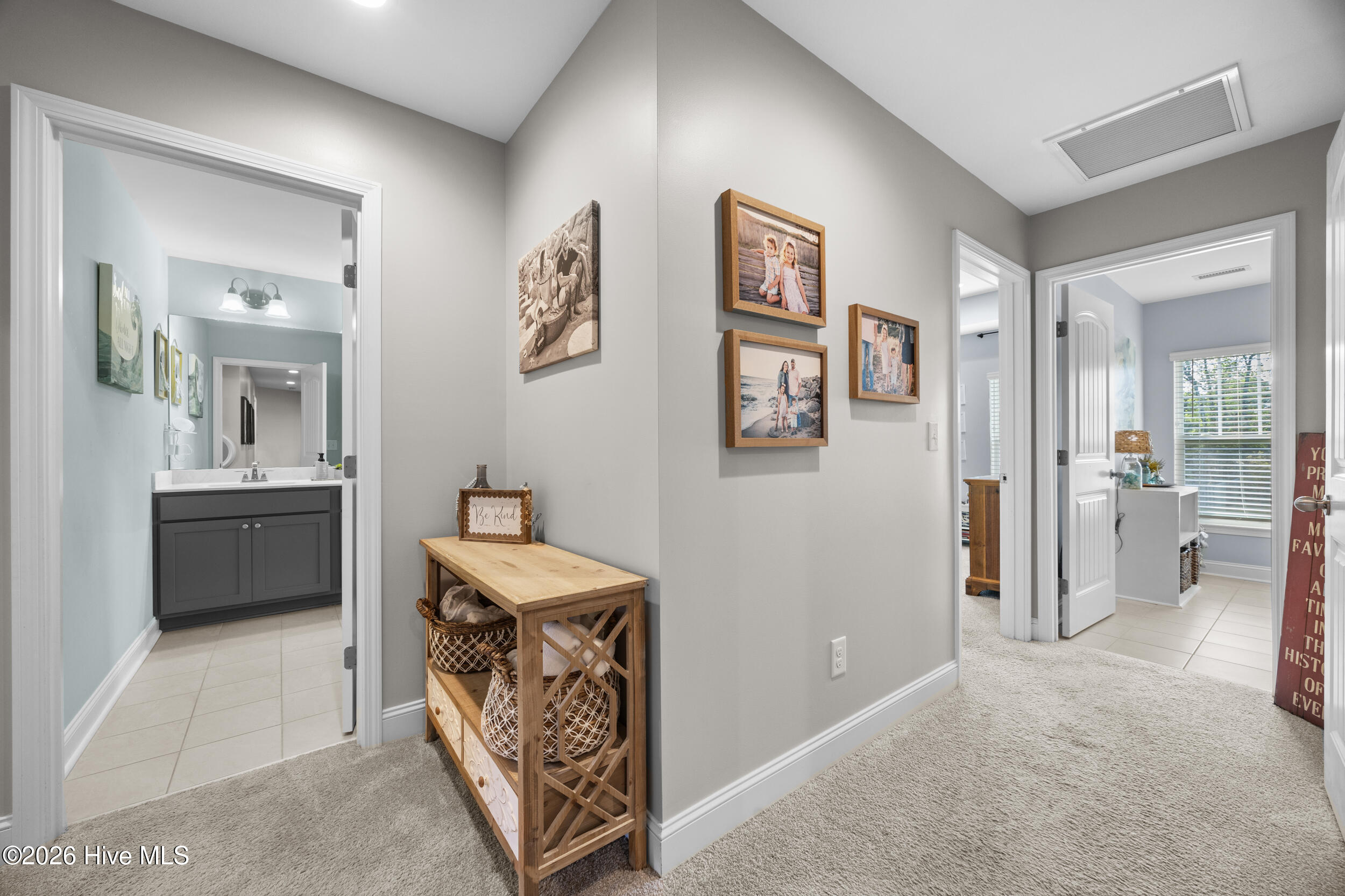 100566940 | Photo 45