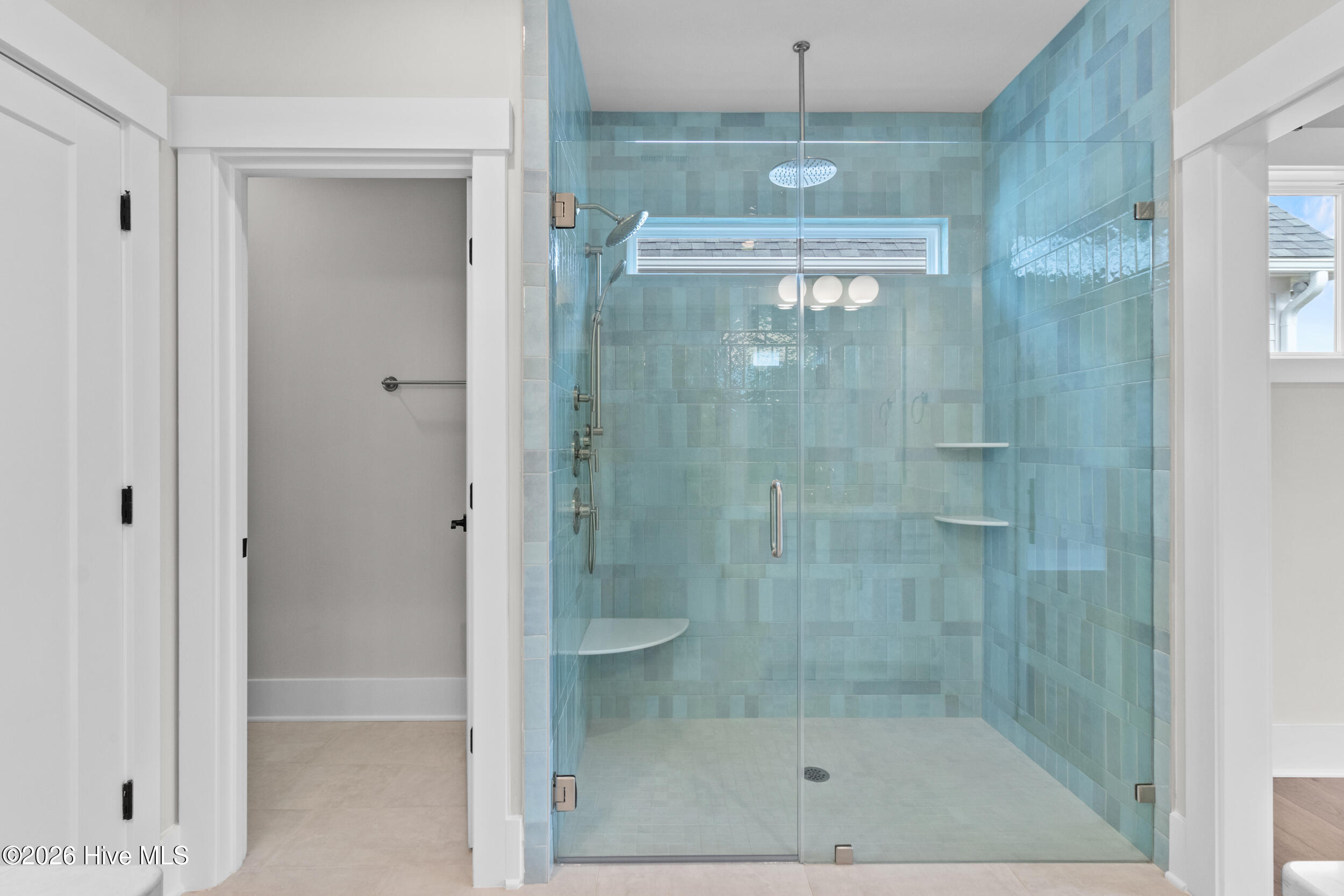 100568514 | Photo 24