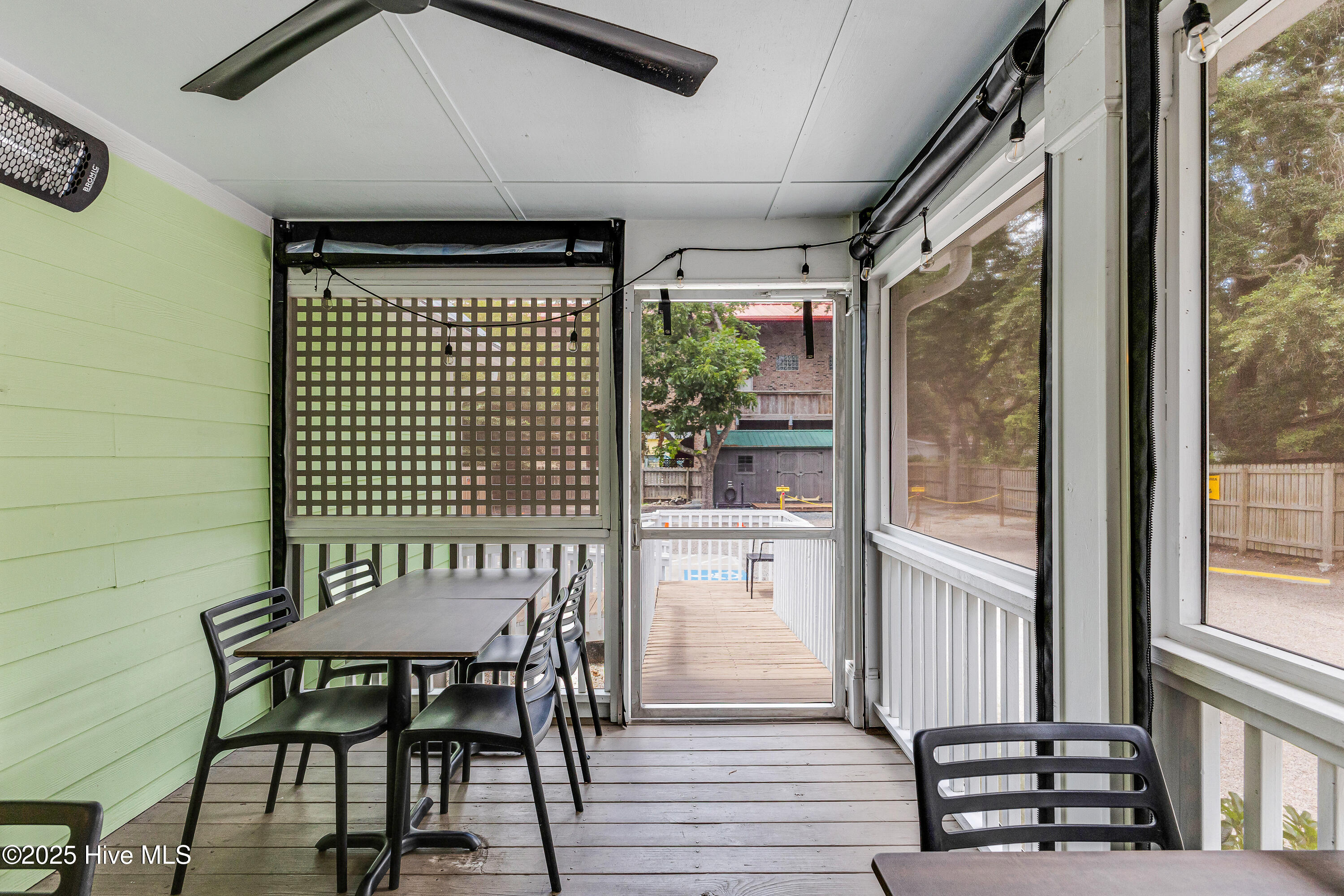 100509420 | Photo 32