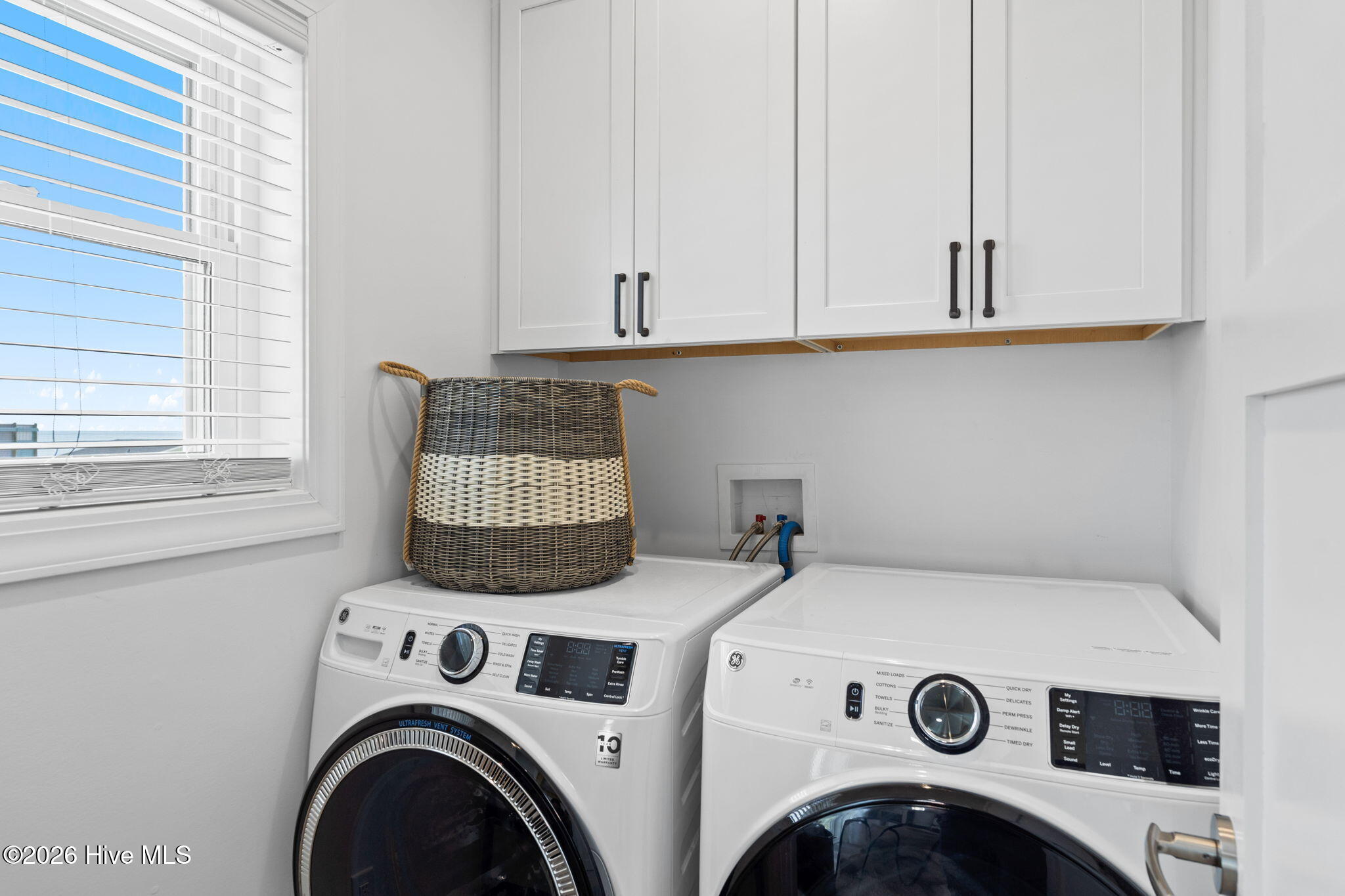 100576766 | Photo 48