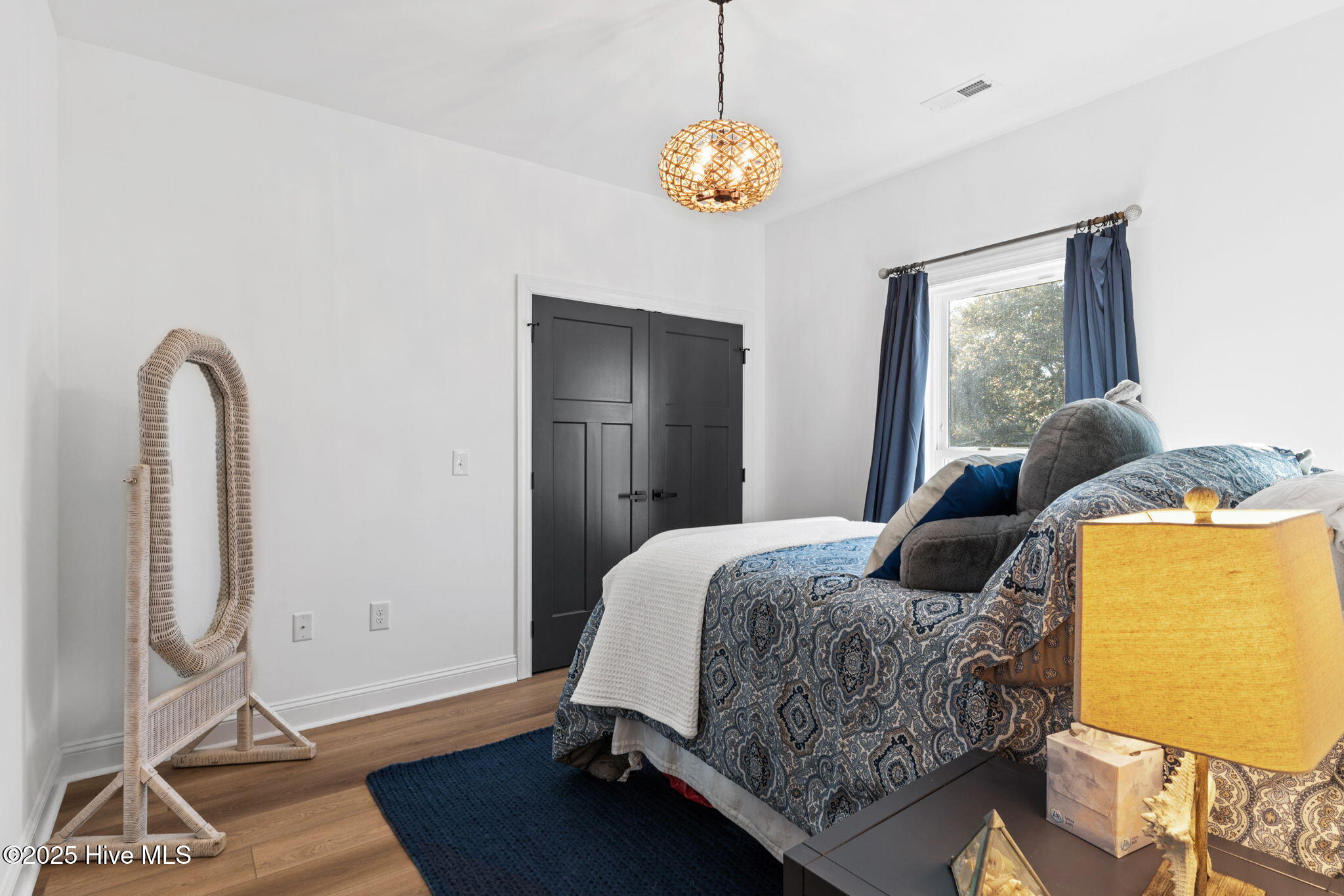 100541754 | Photo 37