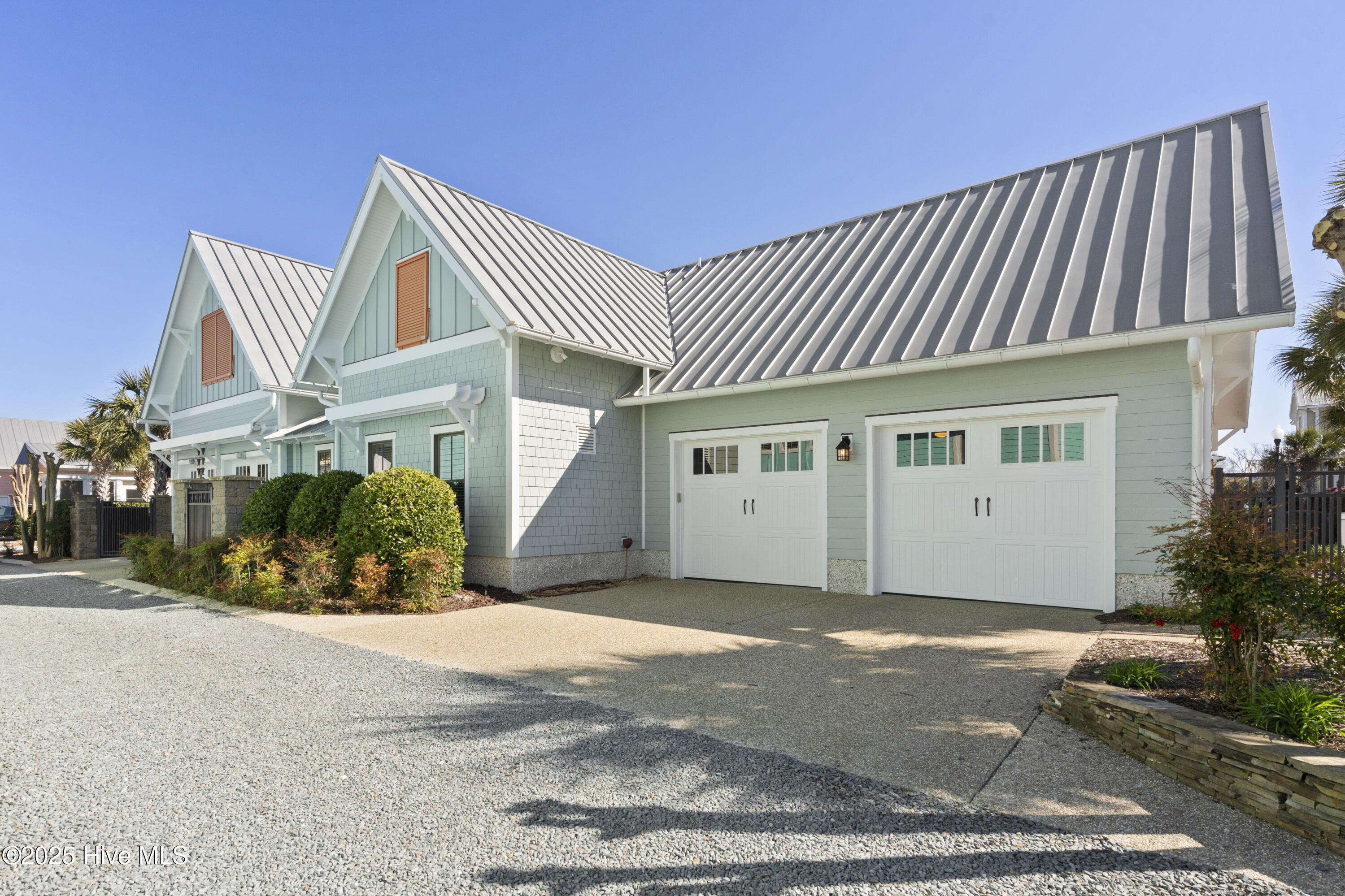 100498817 | Photo 97