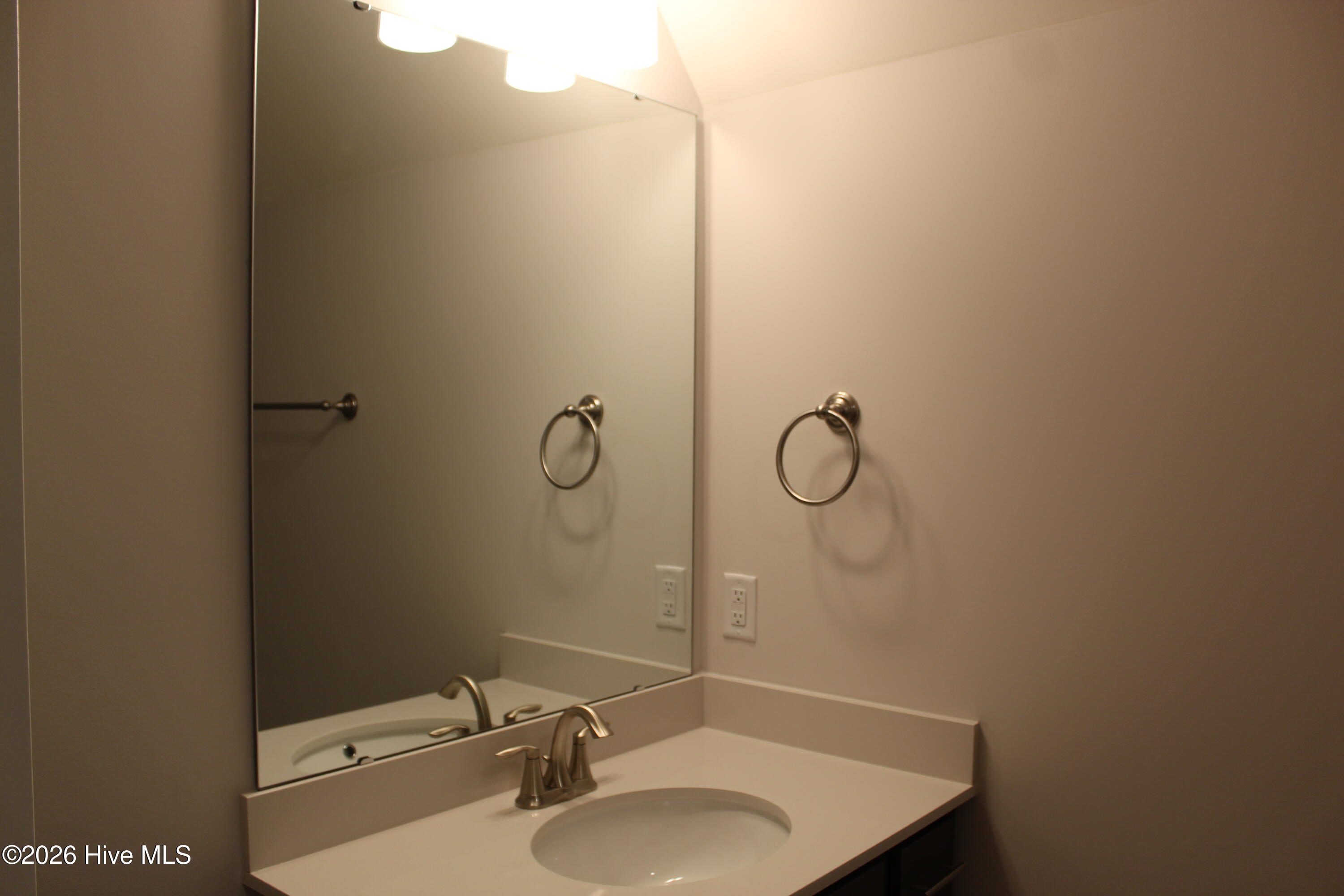 100536128 | Photo 27