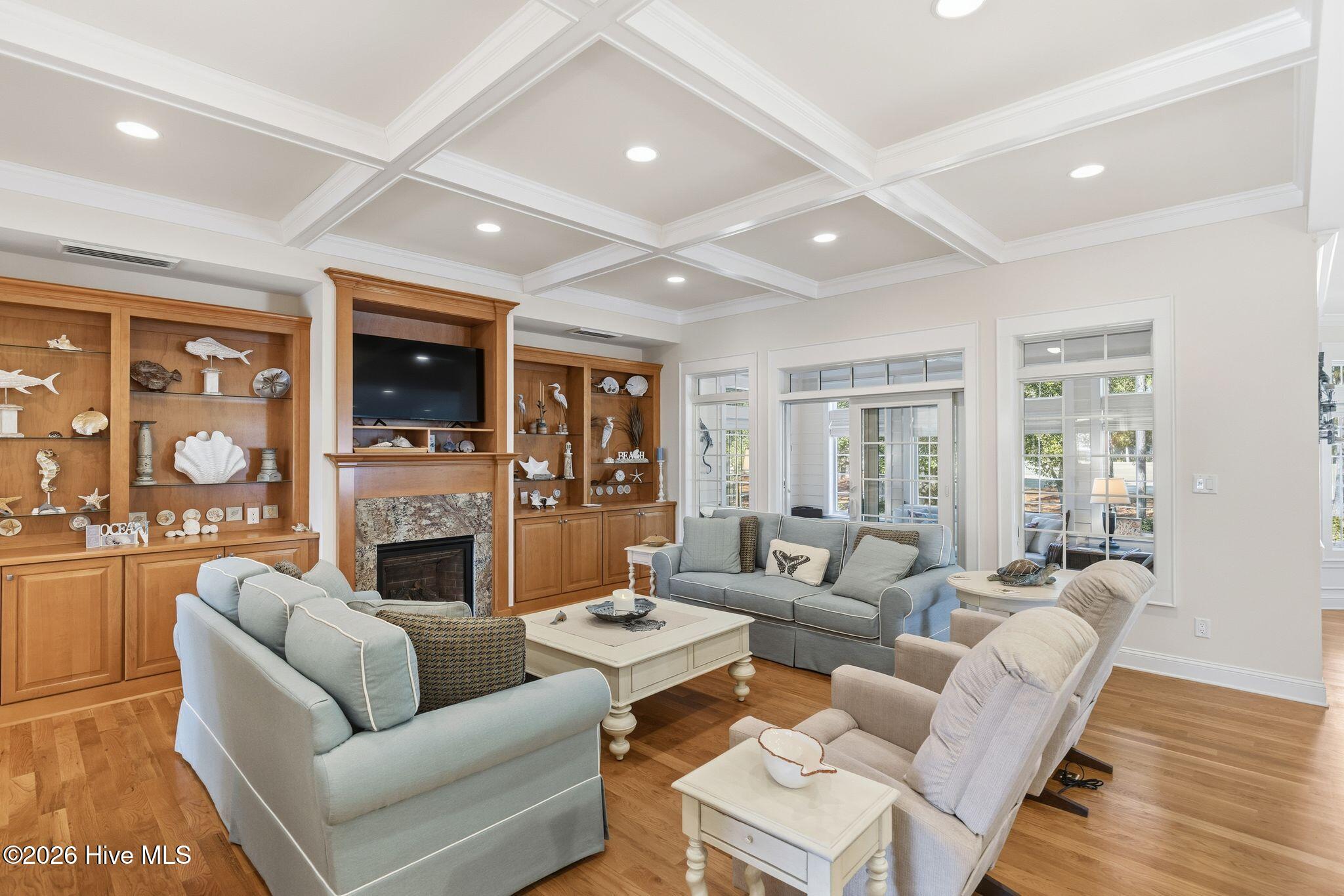 100553774 | Photo 14