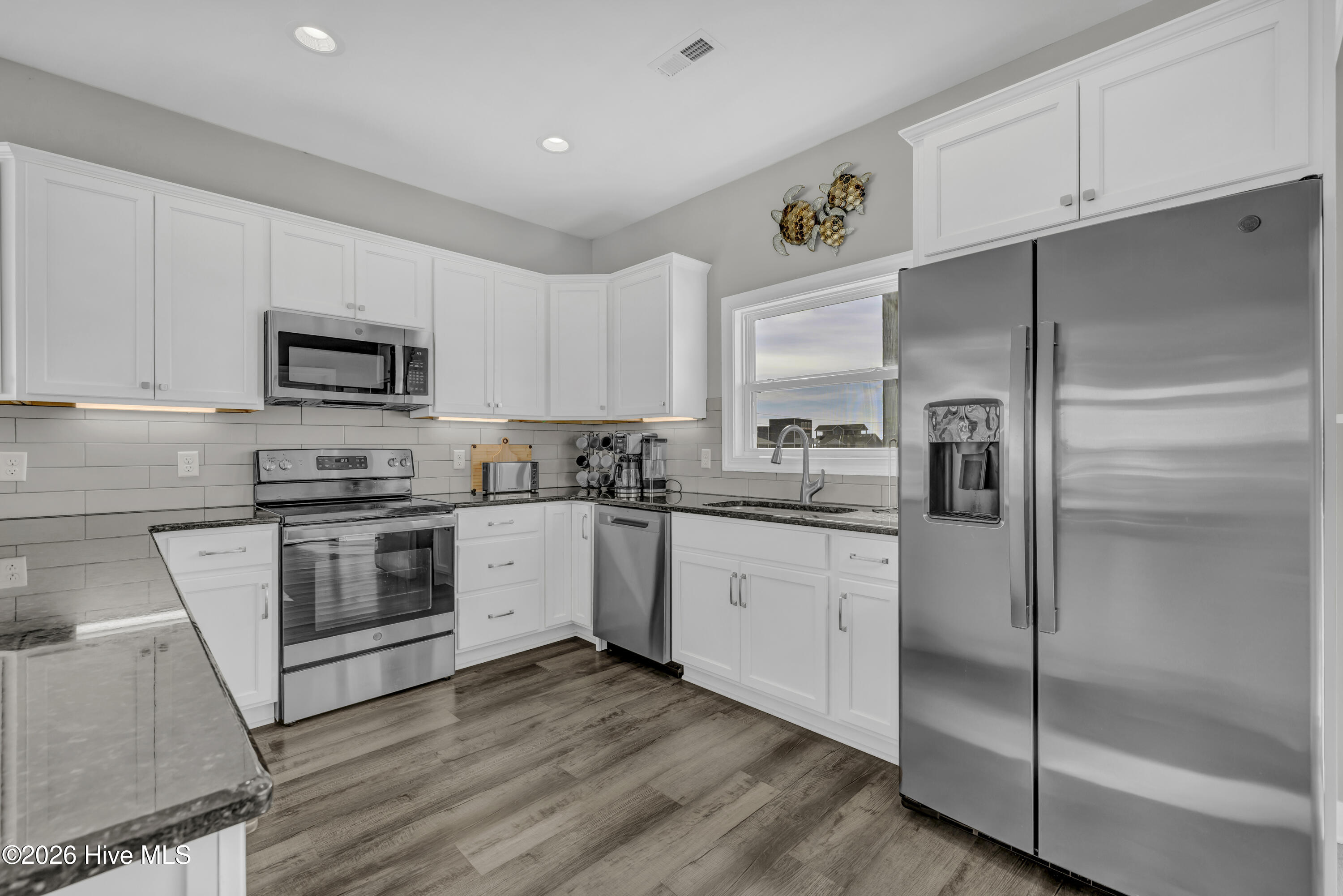 100547519 | Photo 15